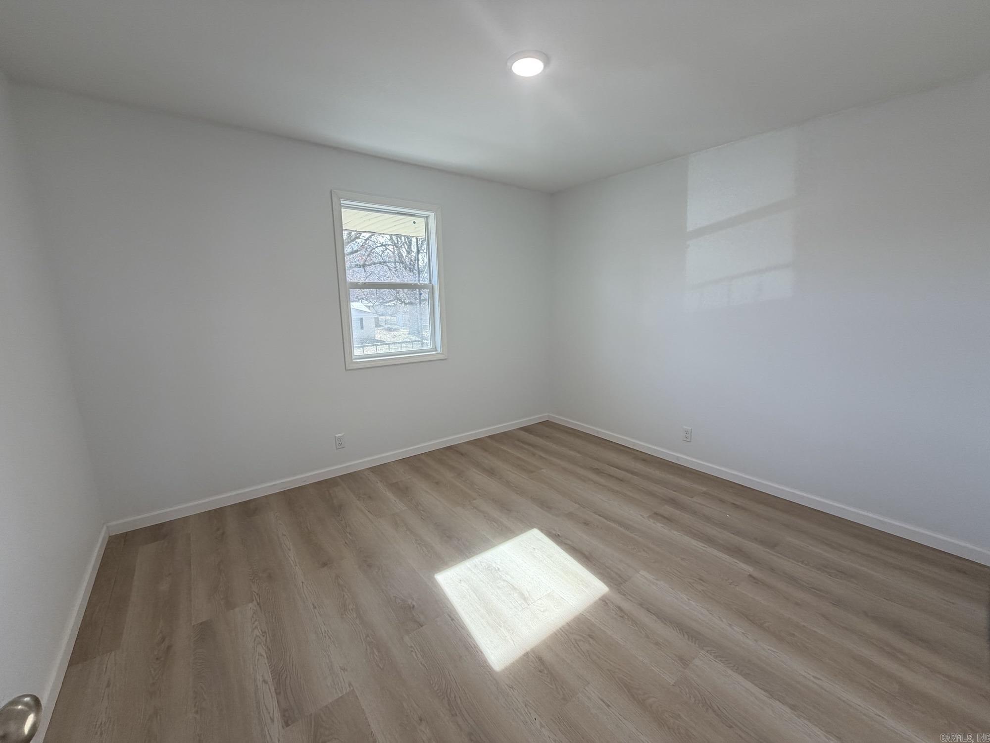 1205 W Hunt St Property Photo 6