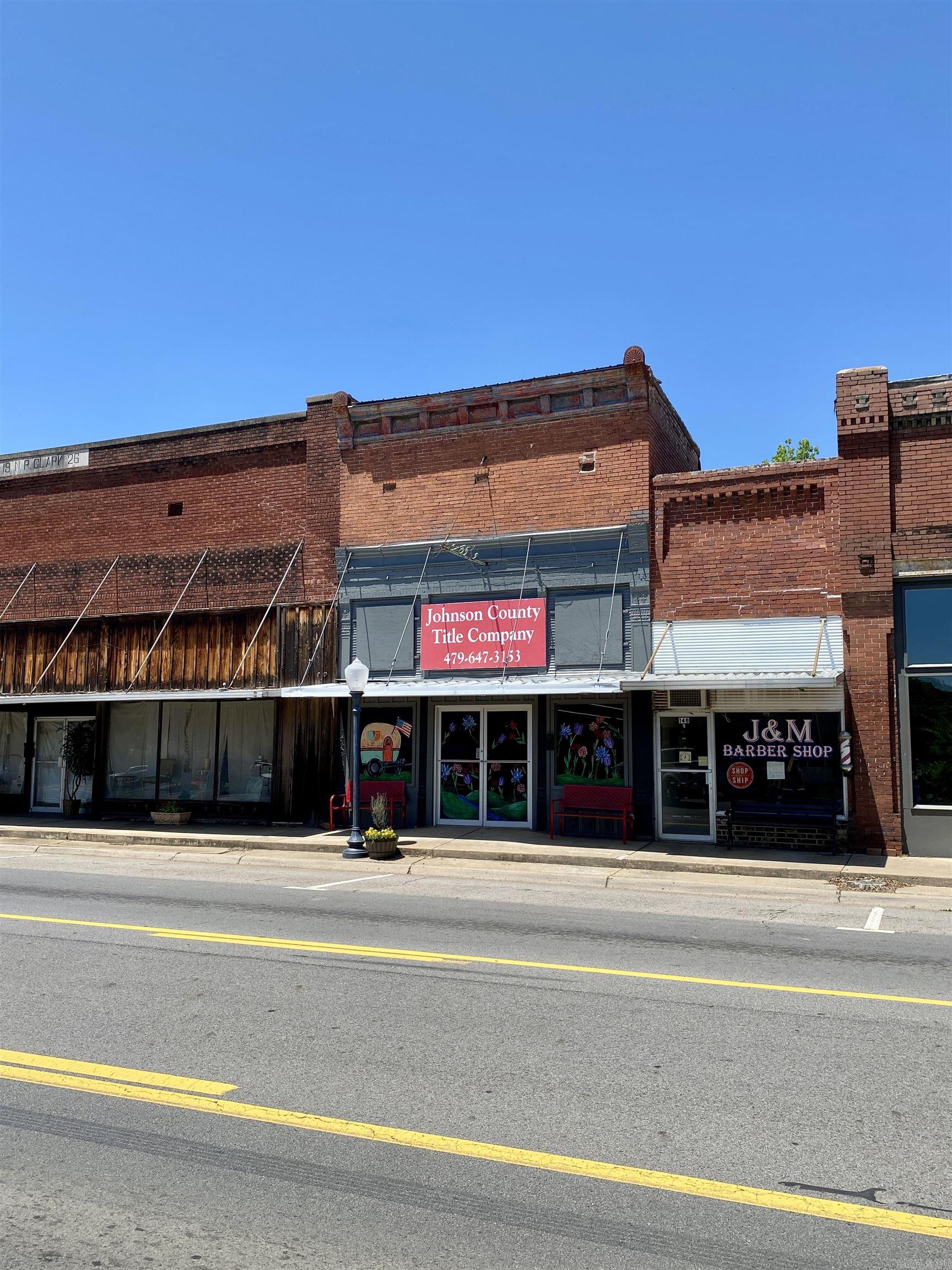 150 W Main Street Property Photo 3