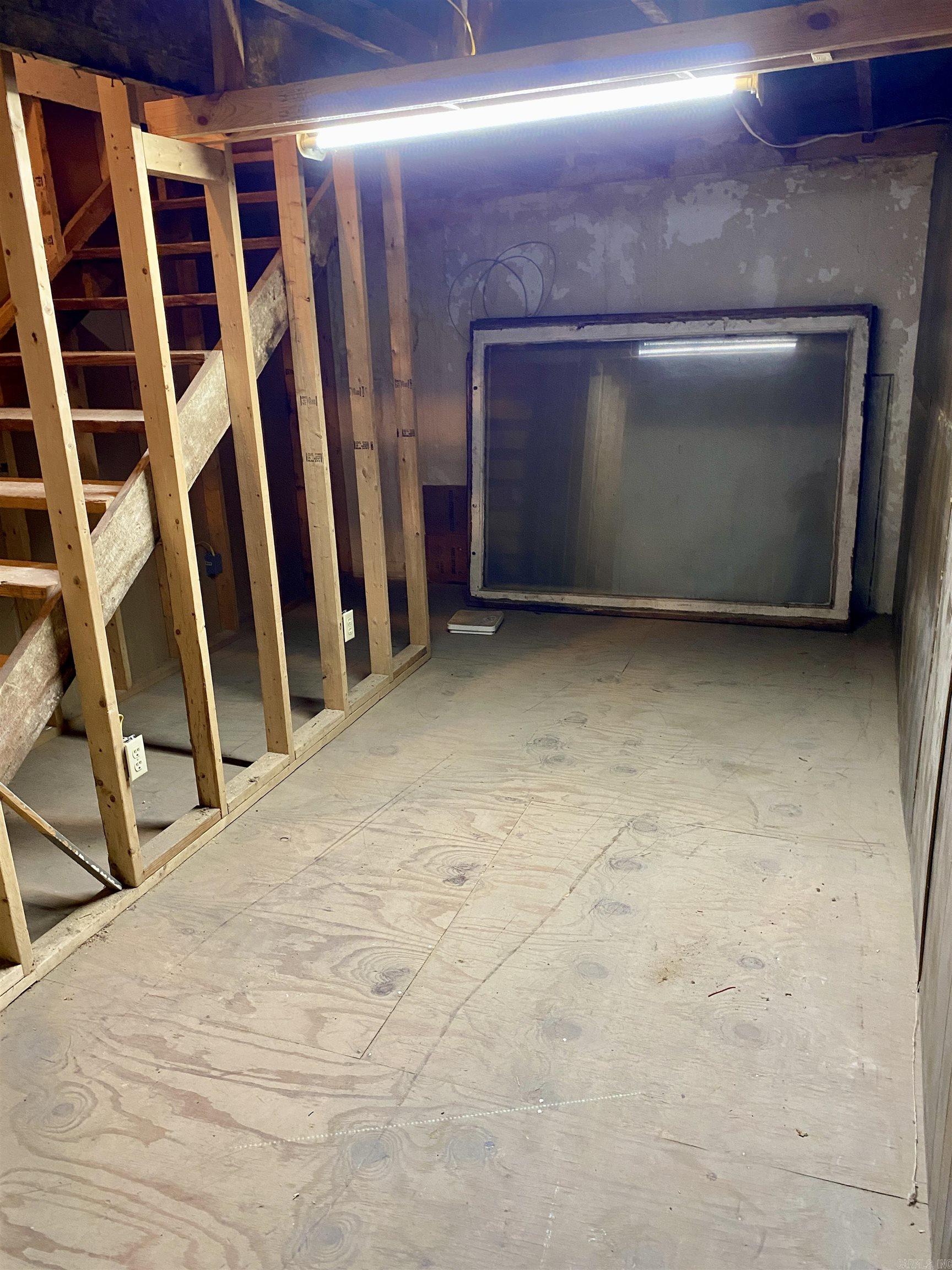 150 W Main Street Property Photo 15