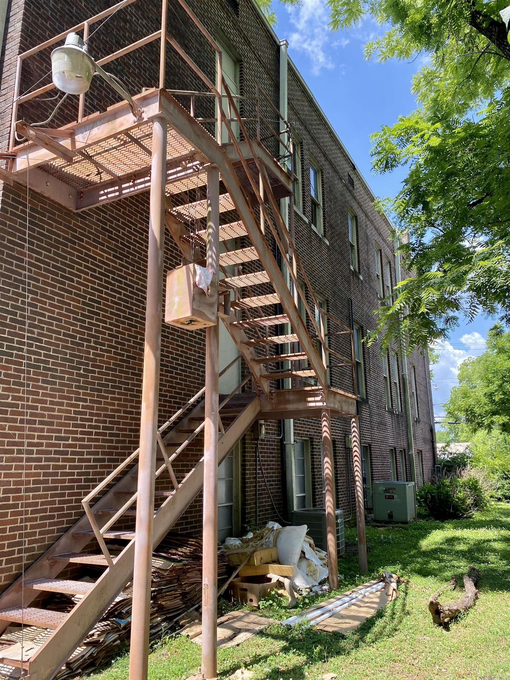 212 N College Property Photo 6