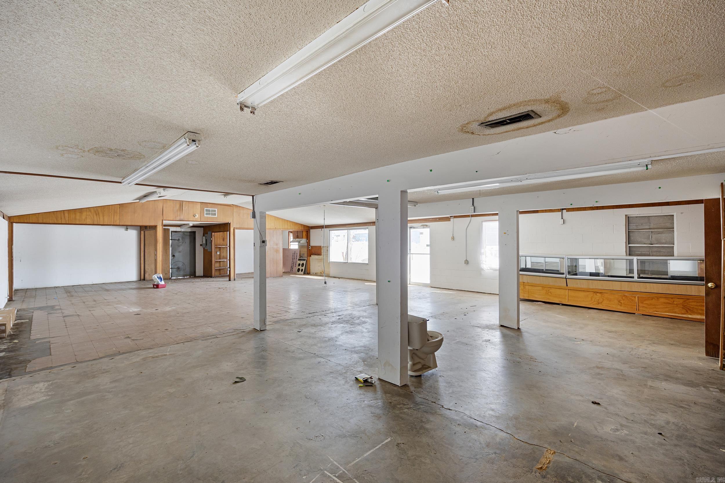 5187 N Arkansas Ave Property Photo 6