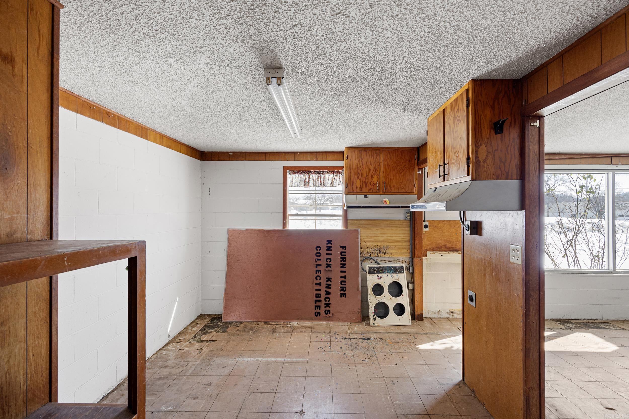 5187 N Arkansas Ave Property Photo 8