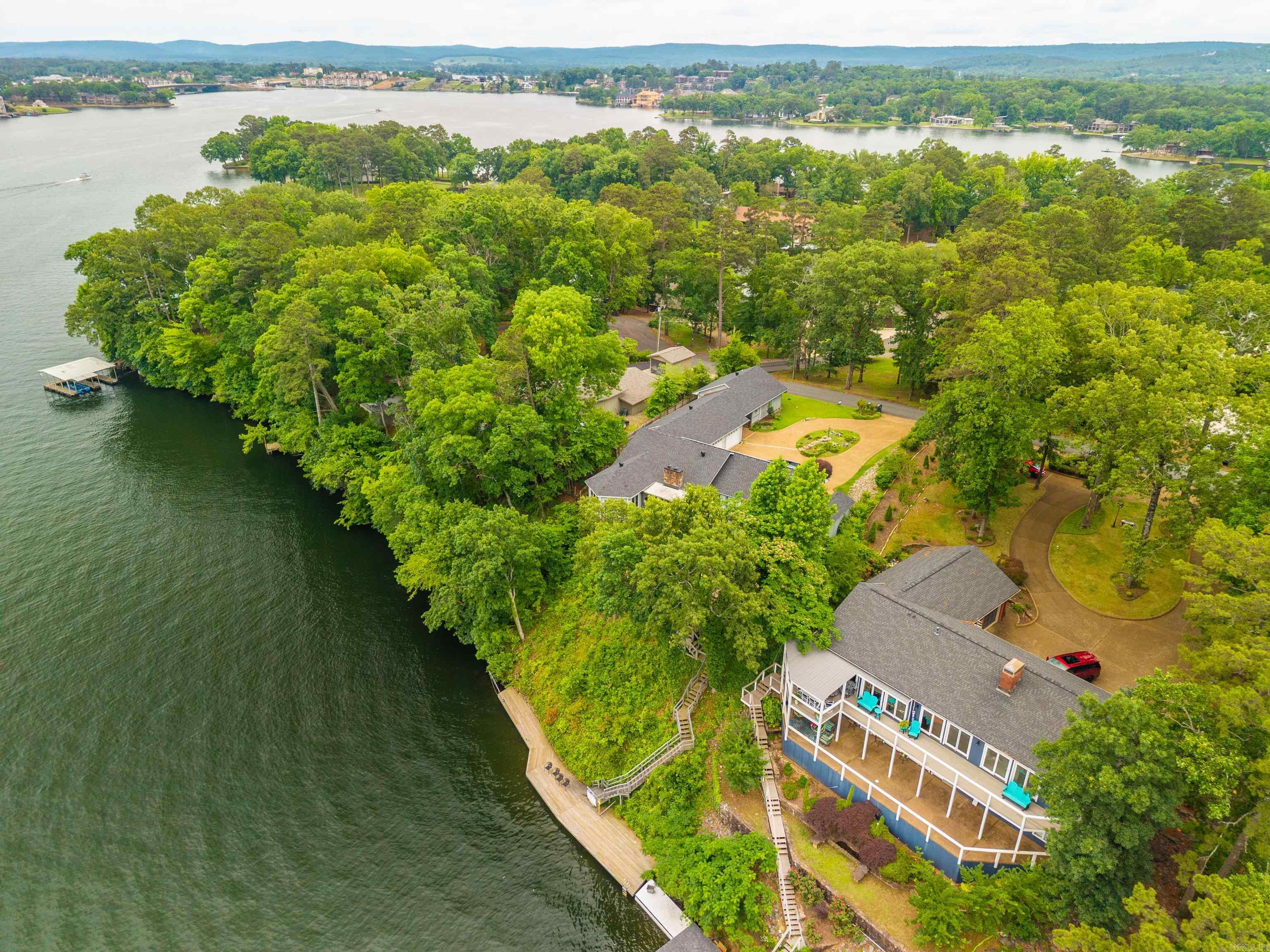 139 Sammie Cove Property Photo 3