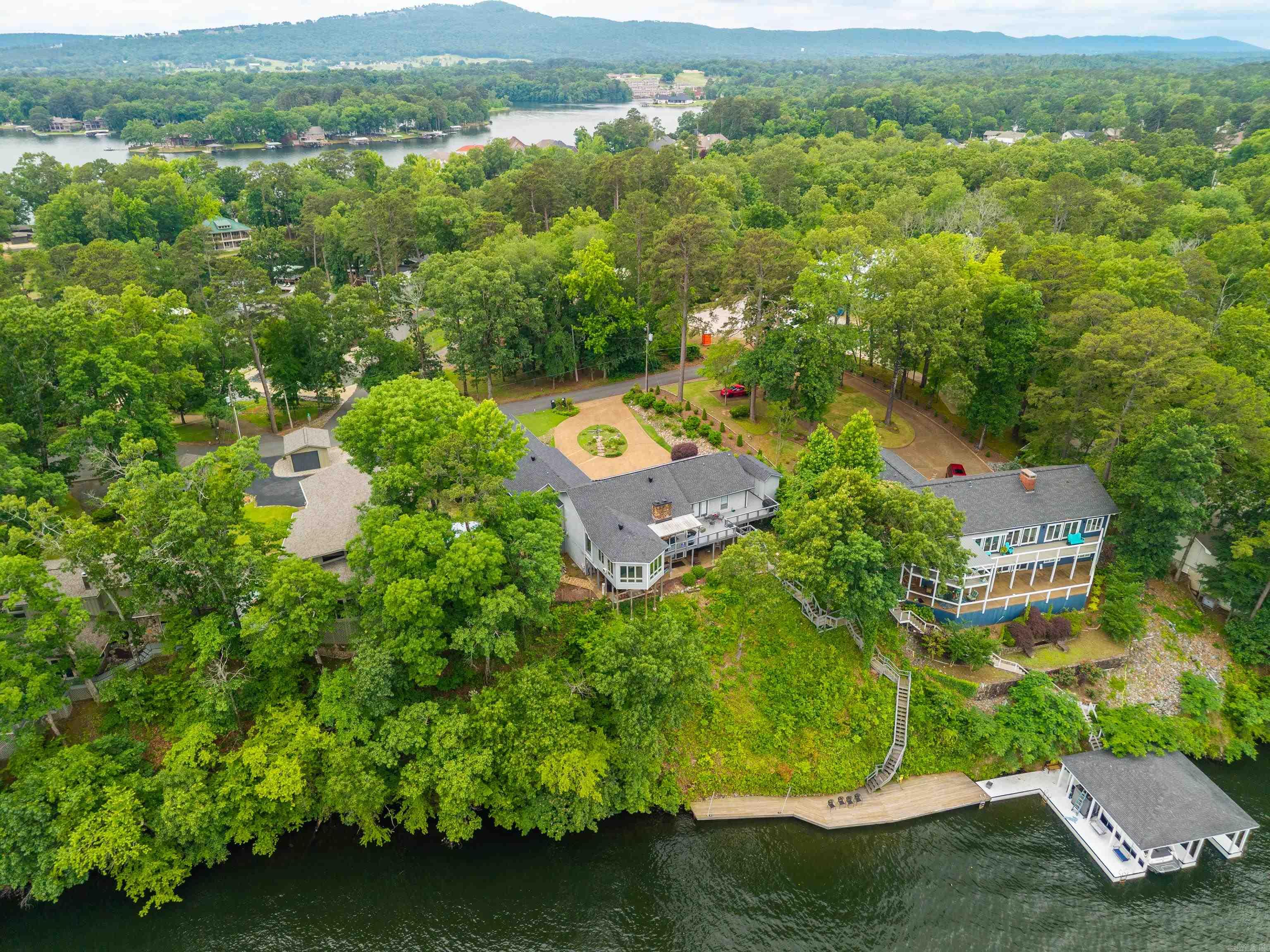 139 Sammie Cove Property Photo 4