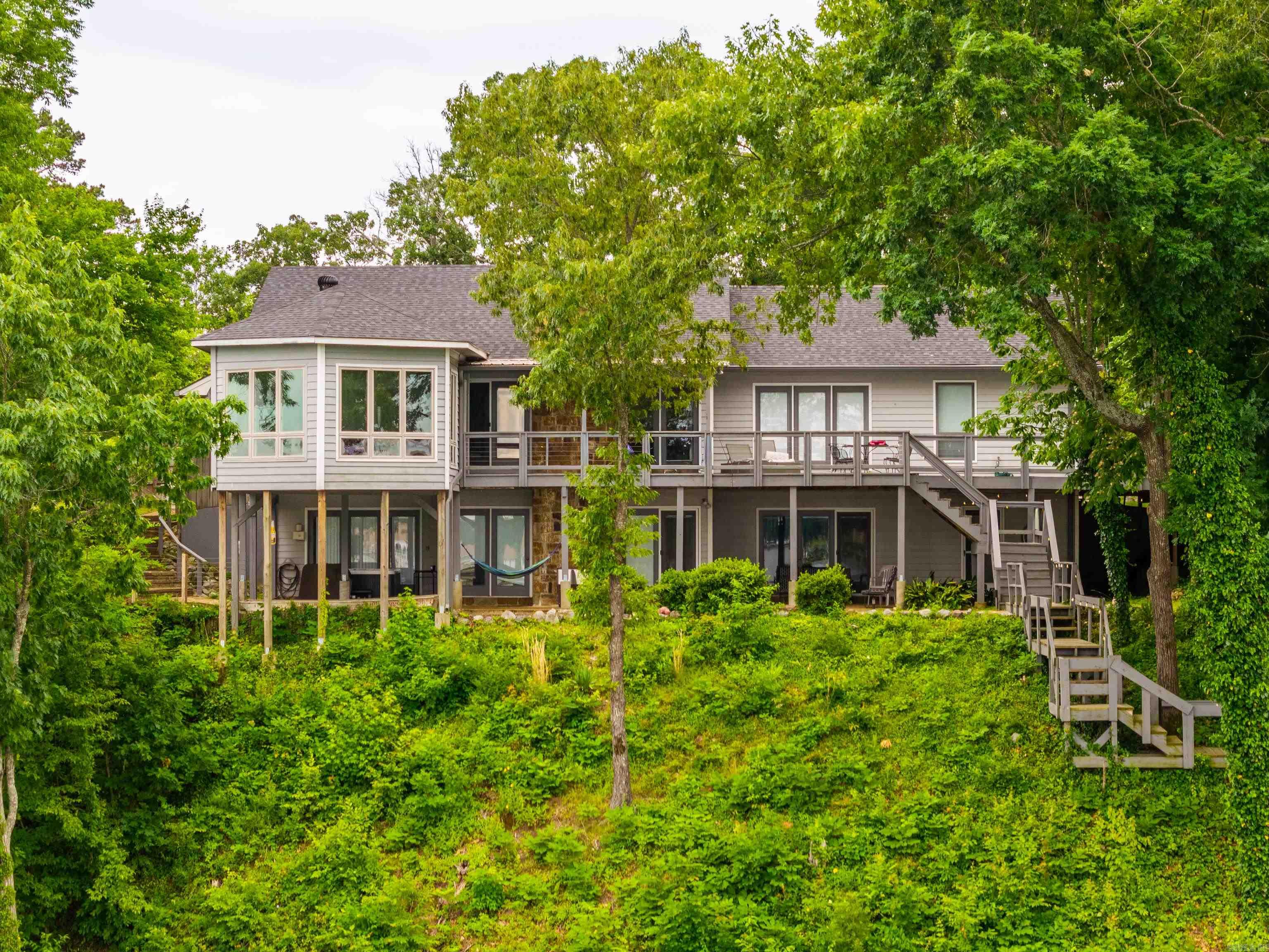 139 Sammie Cove Property Photo 6