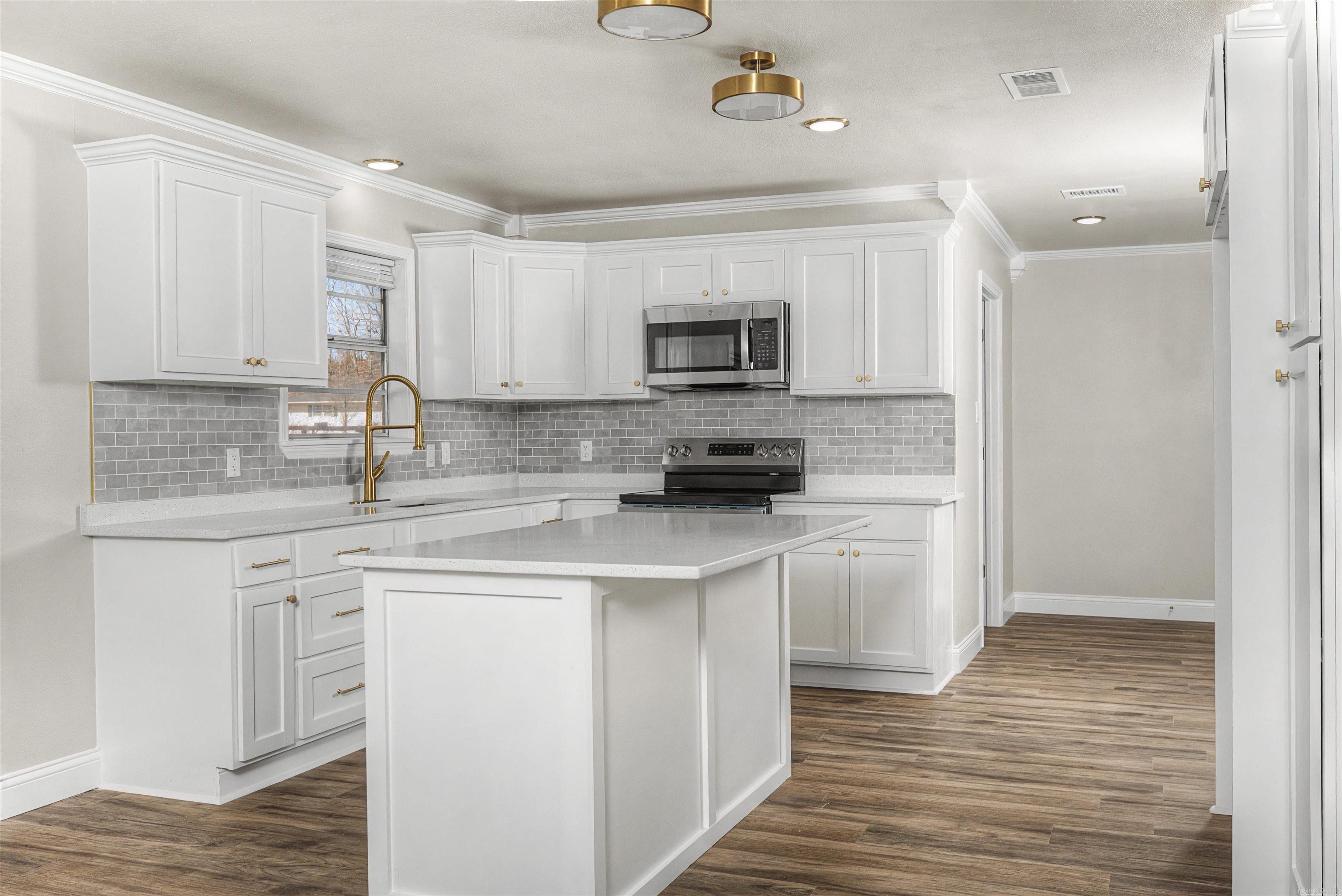 6601 Twin Oaks Property Photo 12
