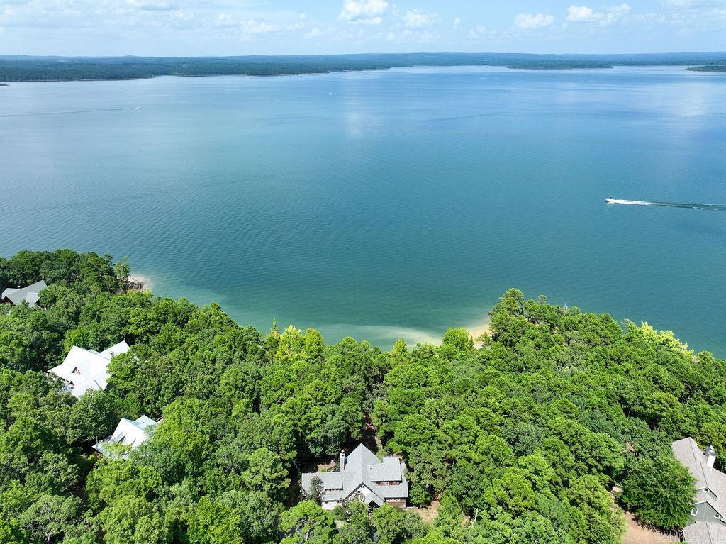 144 Lake Point Drive Property Photo 4