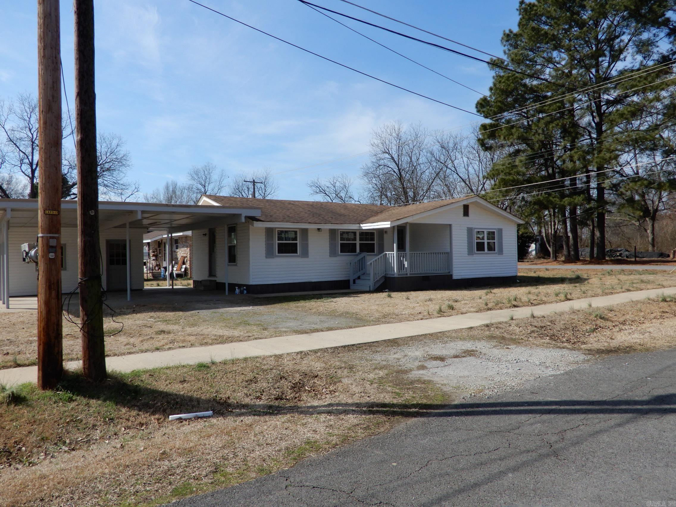 107 N Wilks Property Photo 1