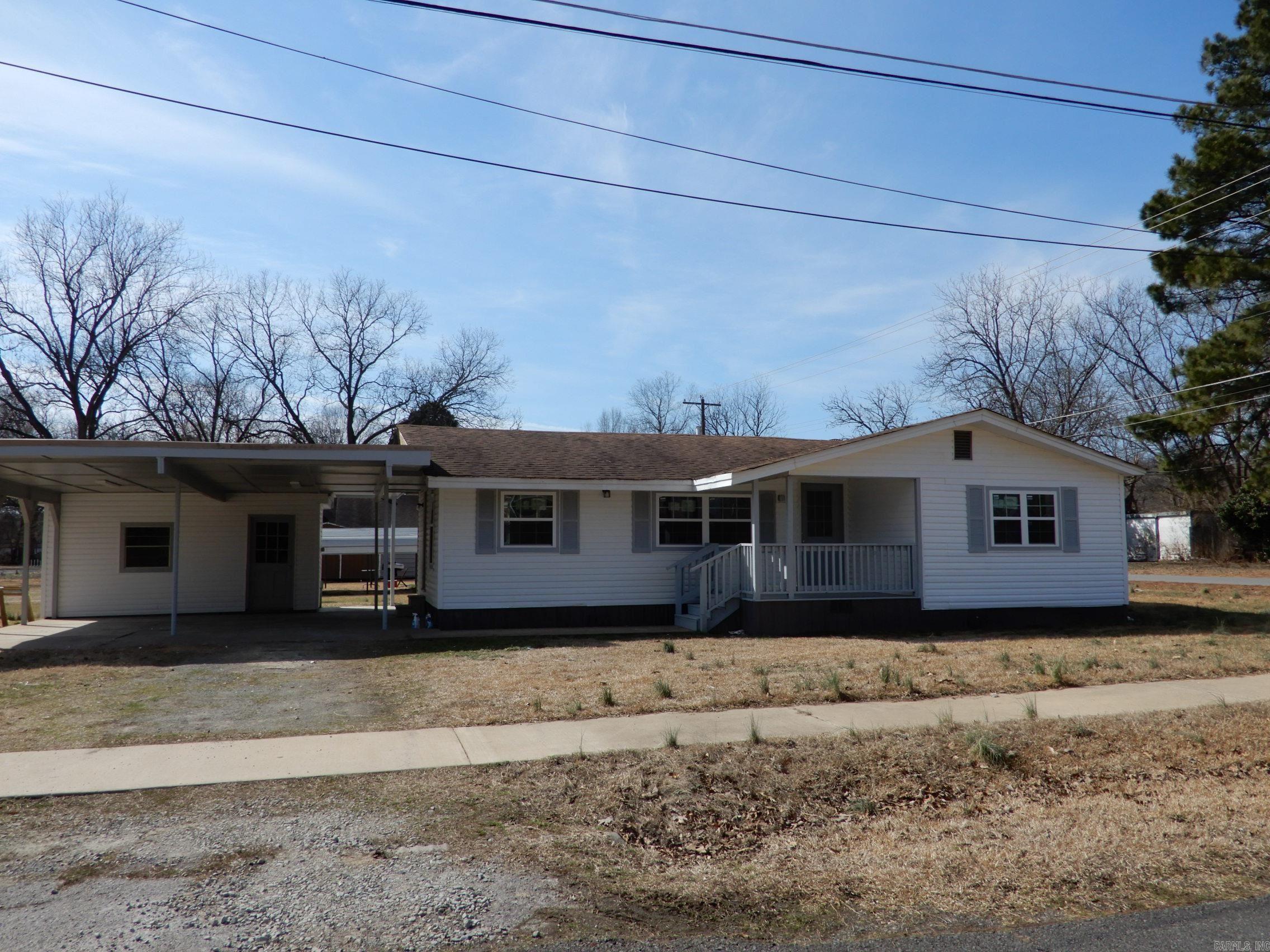 107 N Wilks Property Photo 2
