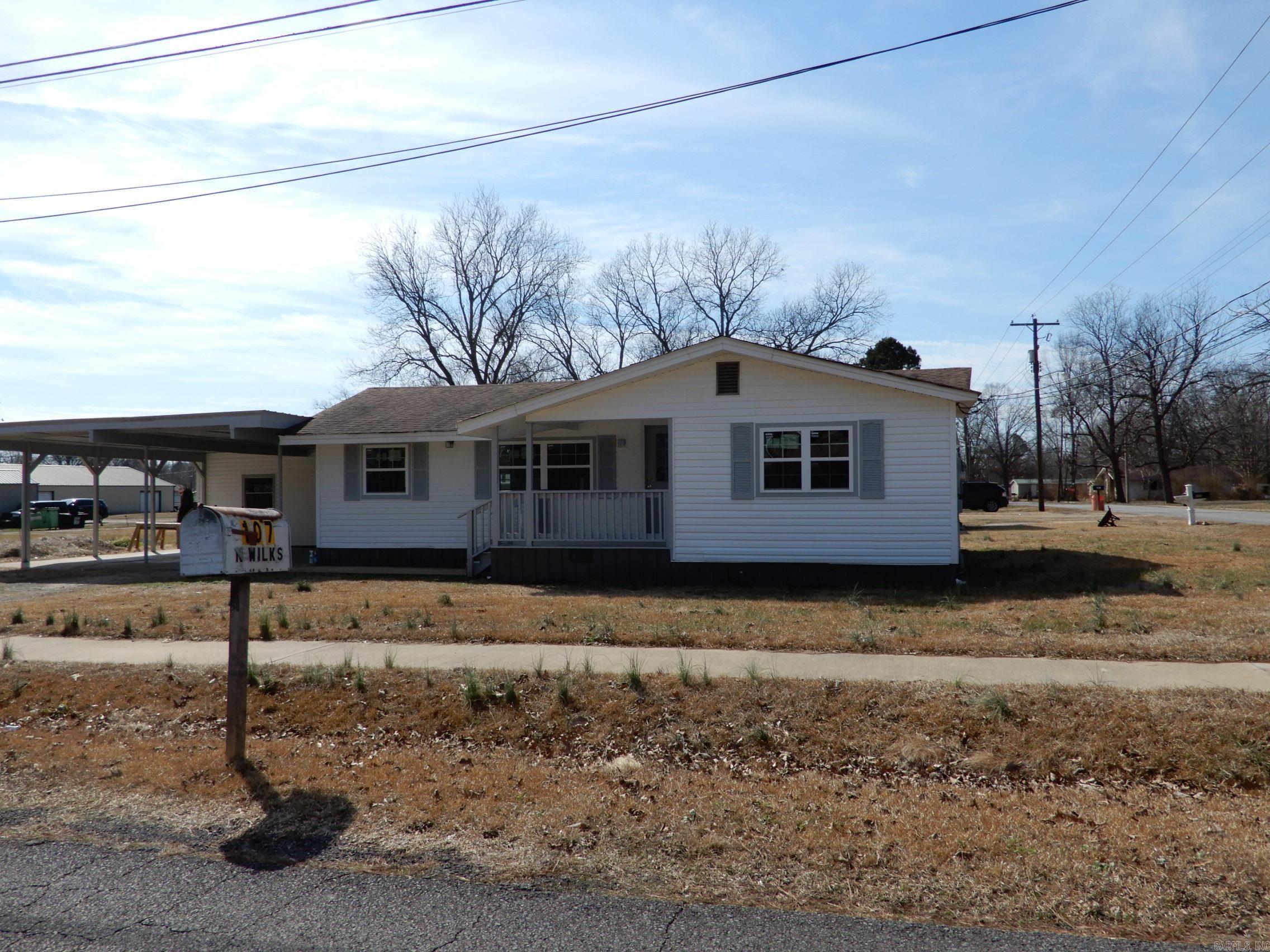 107 N Wilks Property Photo 3