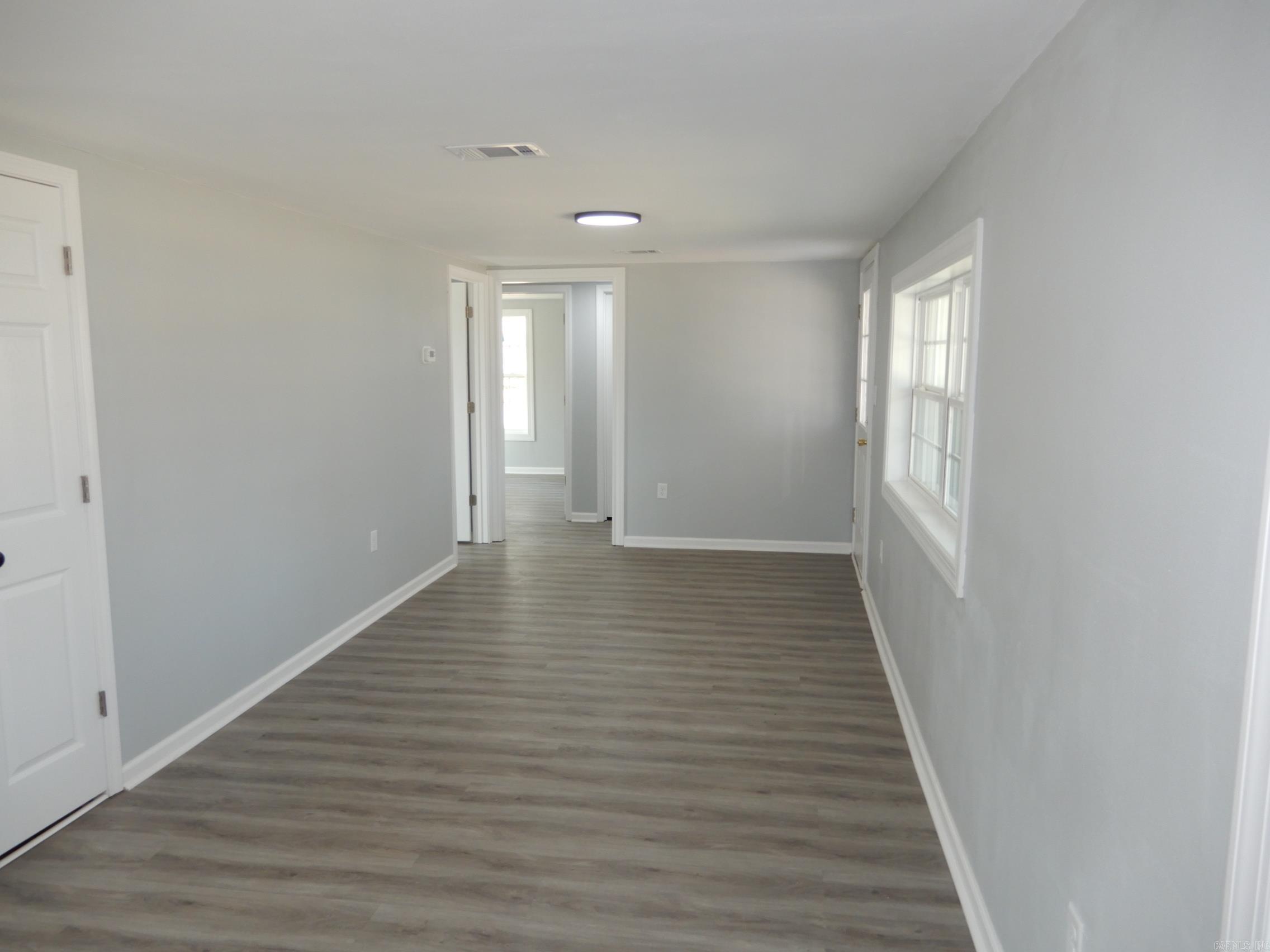 107 N Wilks Property Photo 9