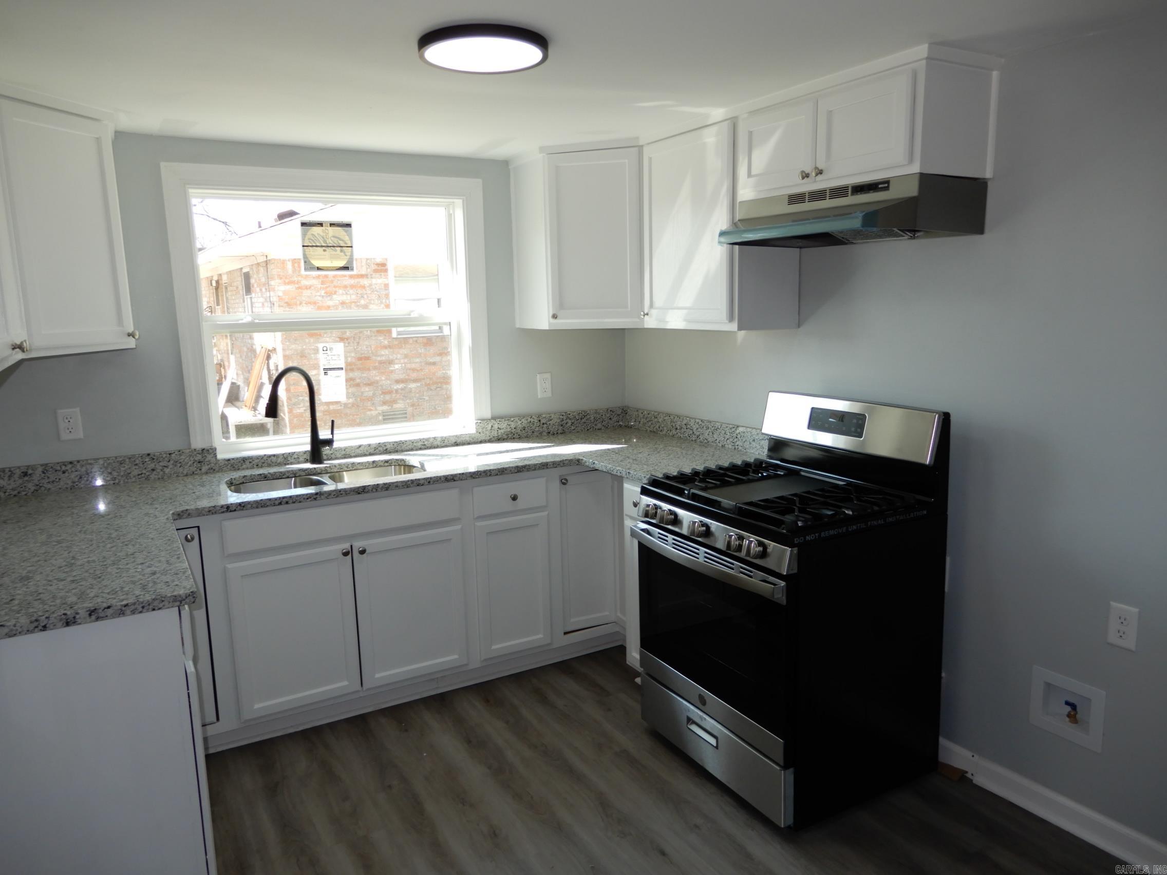107 N Wilks Property Photo 11