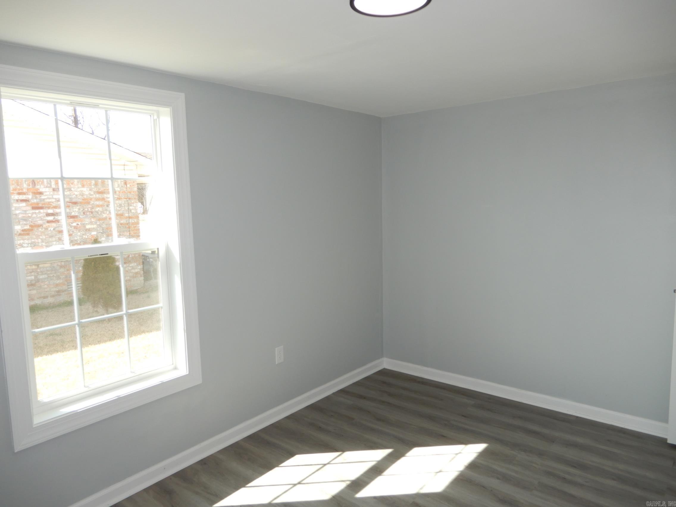 107 N Wilks Property Photo 13