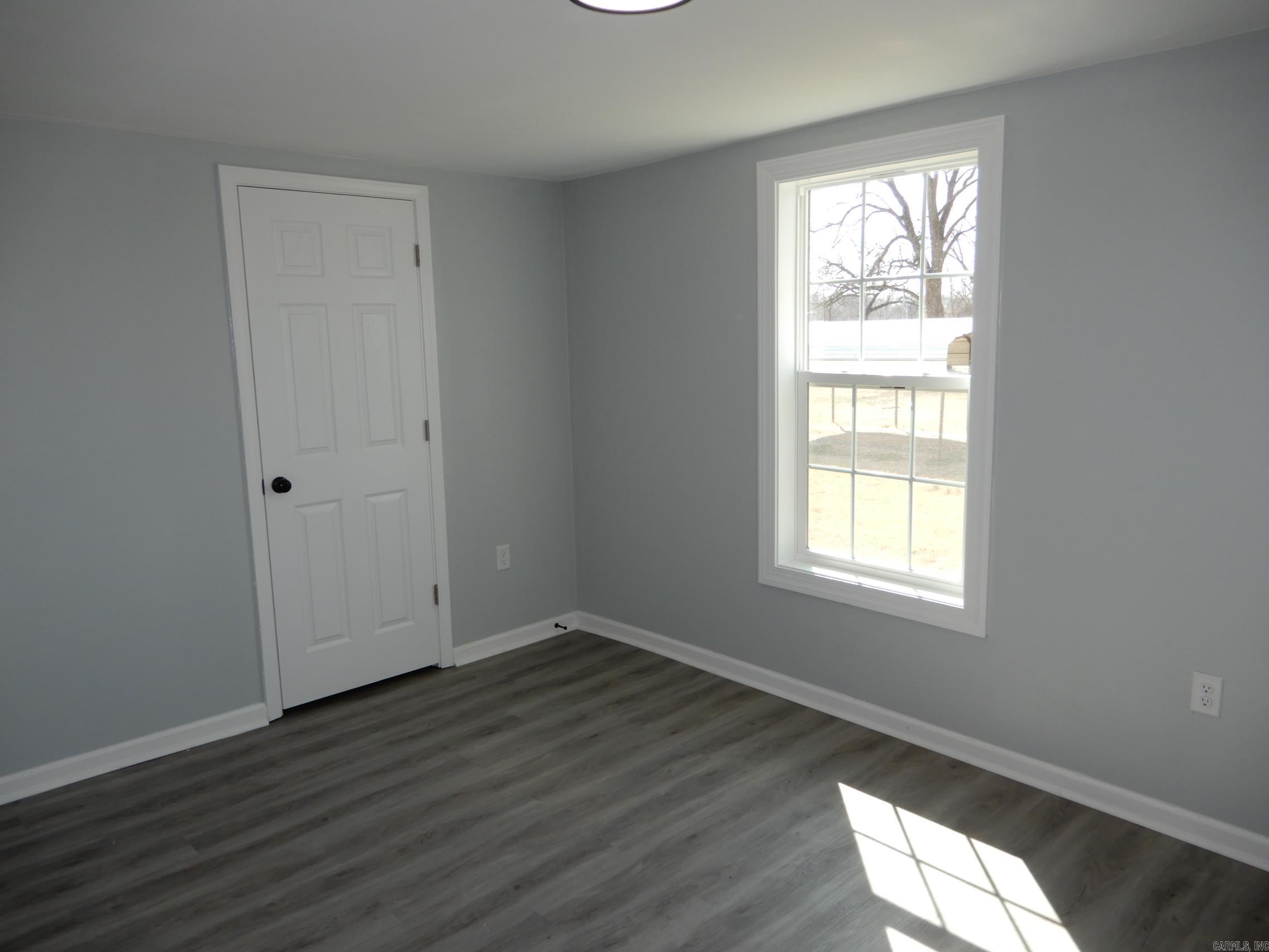107 N Wilks Property Photo 14