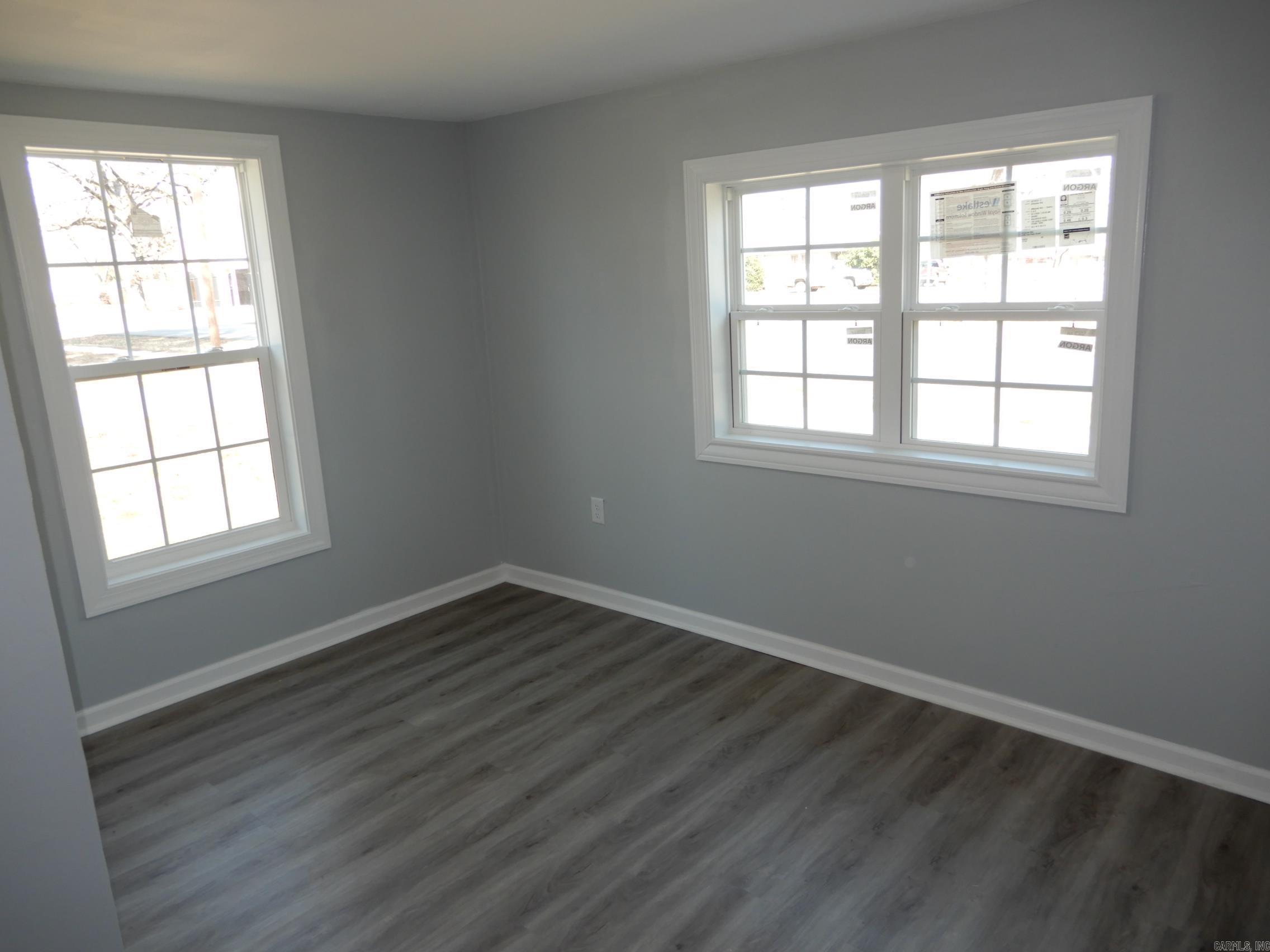 107 N Wilks Property Photo 17