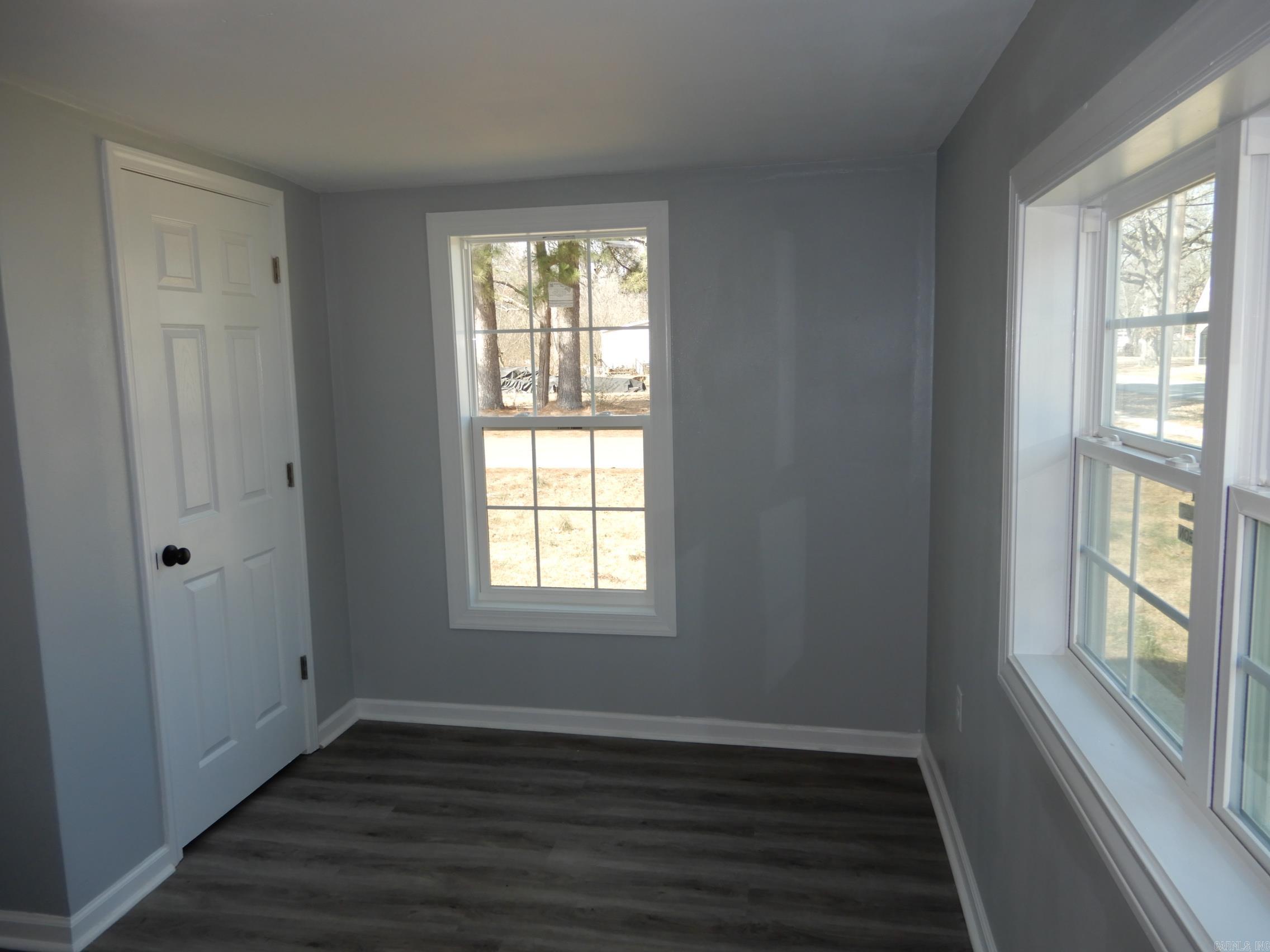 107 N Wilks Property Photo 18