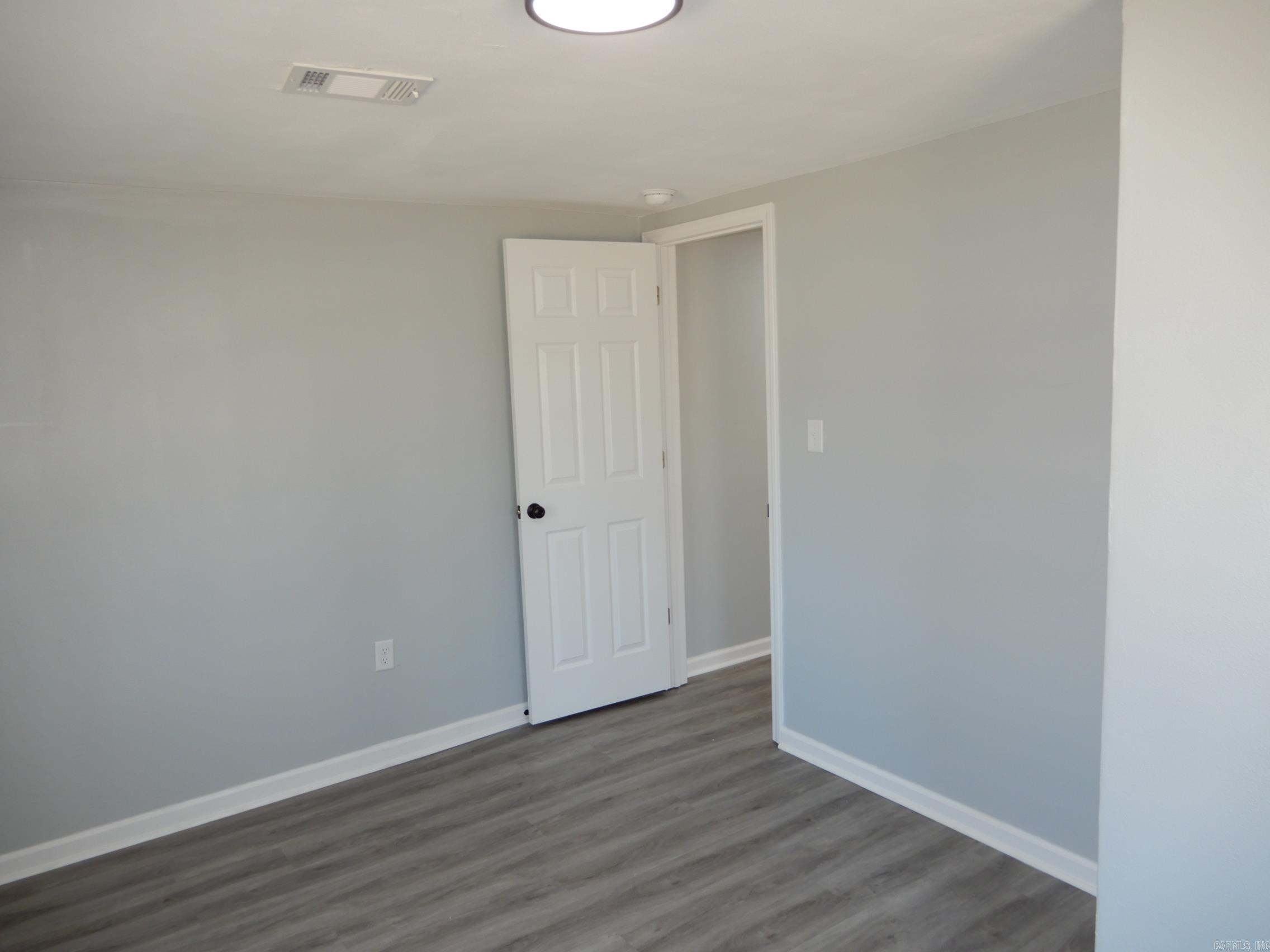 107 N Wilks Property Photo 19