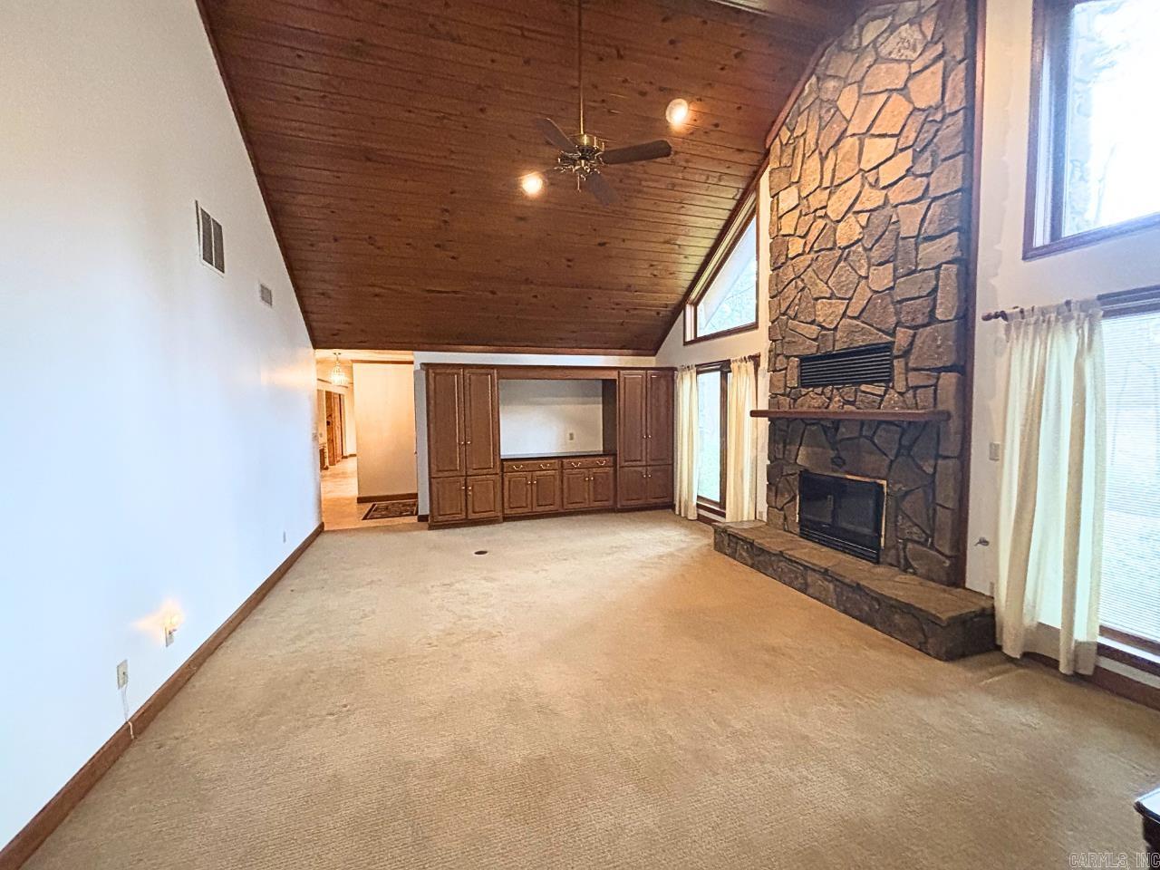 120 Emerson Place Property Photo 3