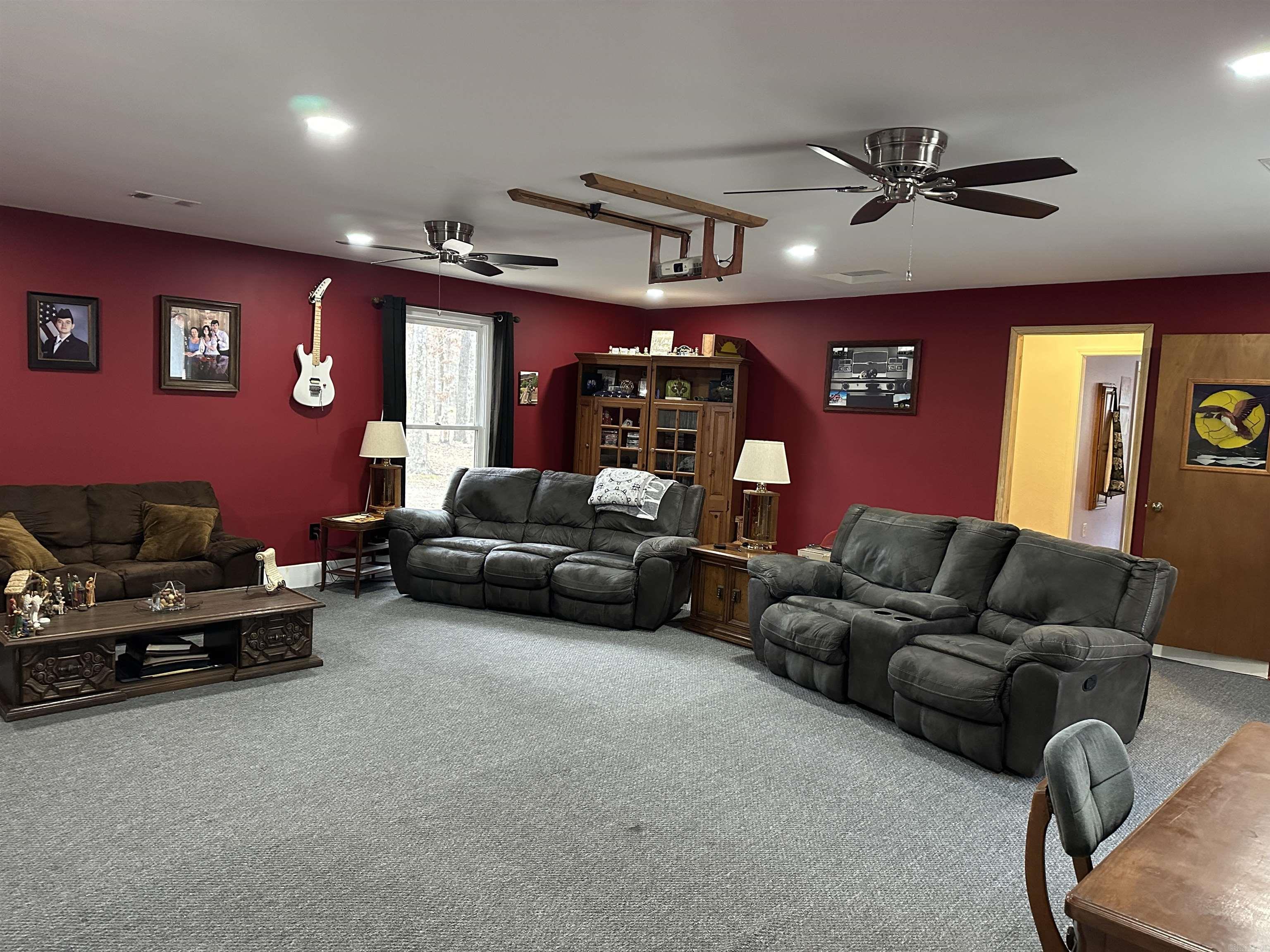 139 Garden Drive Property Photo 4