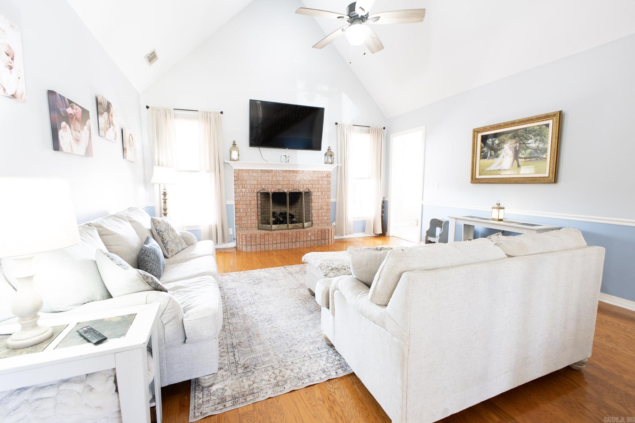 2315 Pathway Property Photo 6