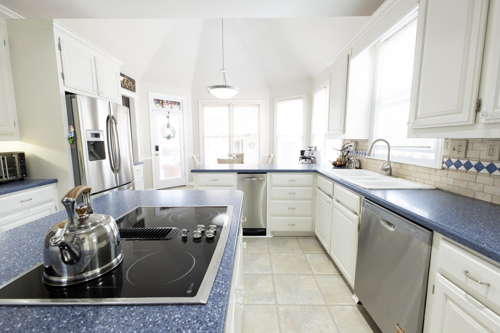 2315 Pathway Property Photo 8