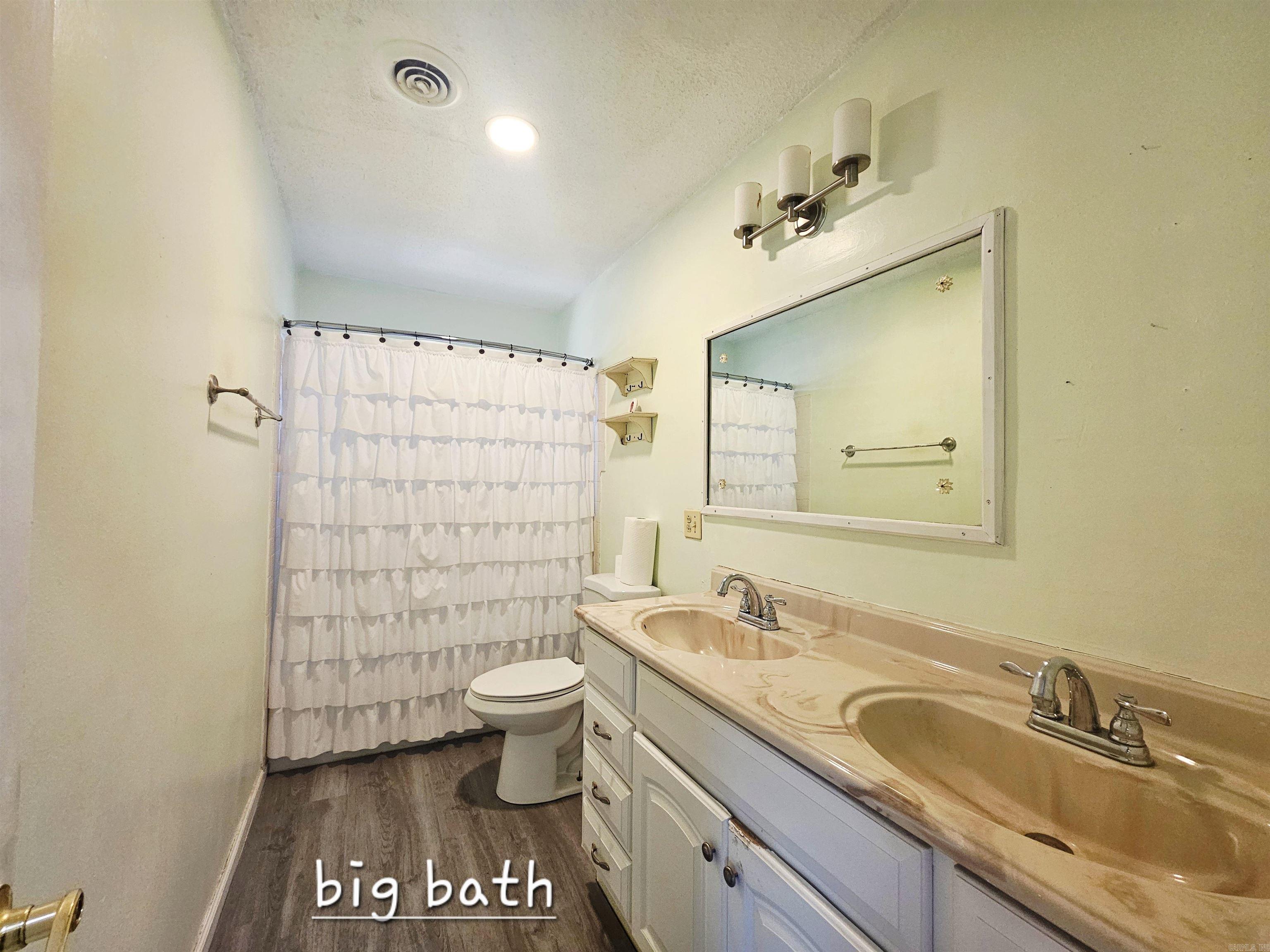 335 W Tennyson Street Property Photo 5