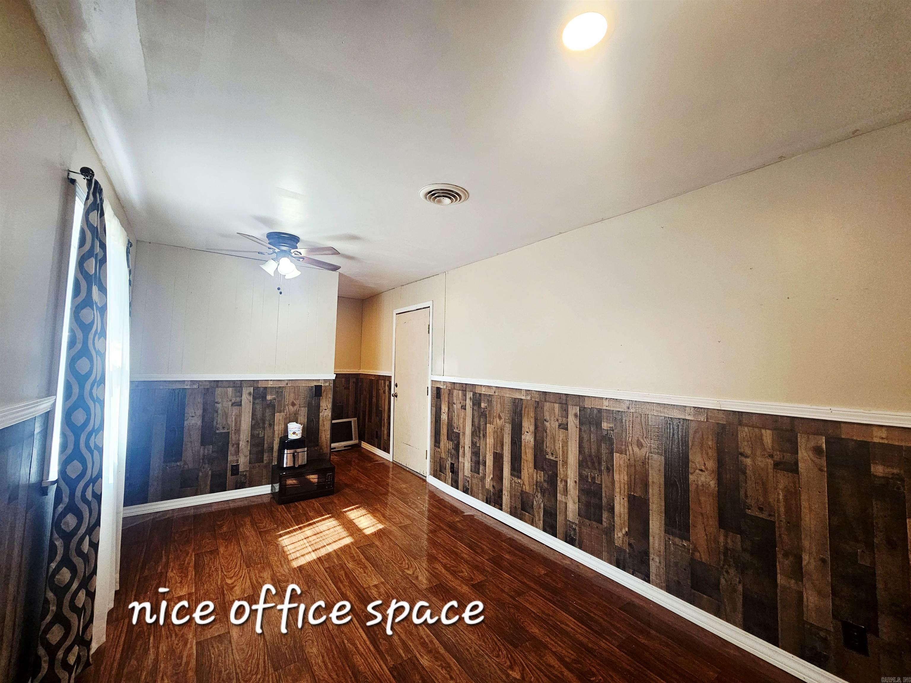335 W Tennyson Street Property Photo 7