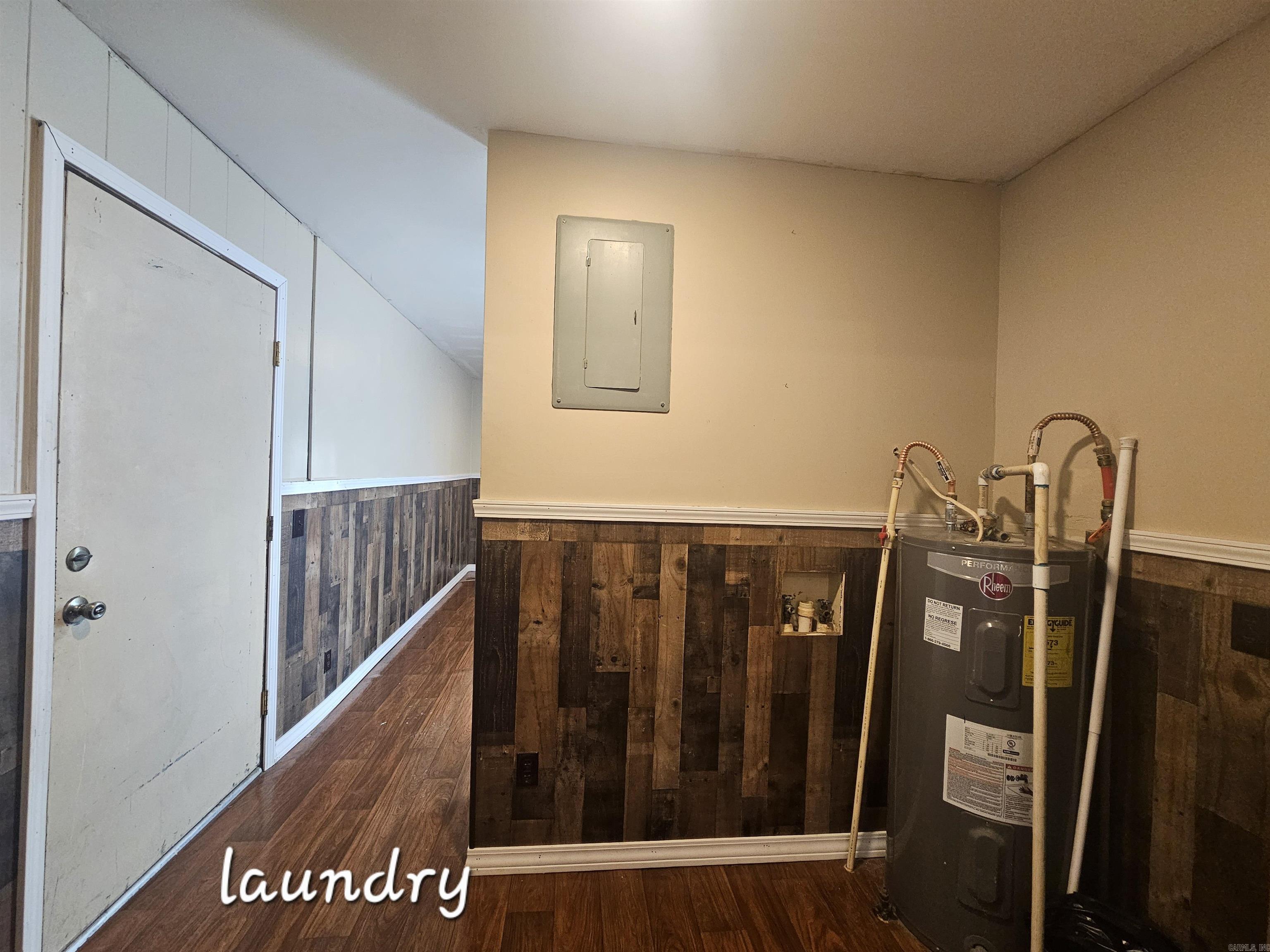 335 W Tennyson Street Property Photo 8