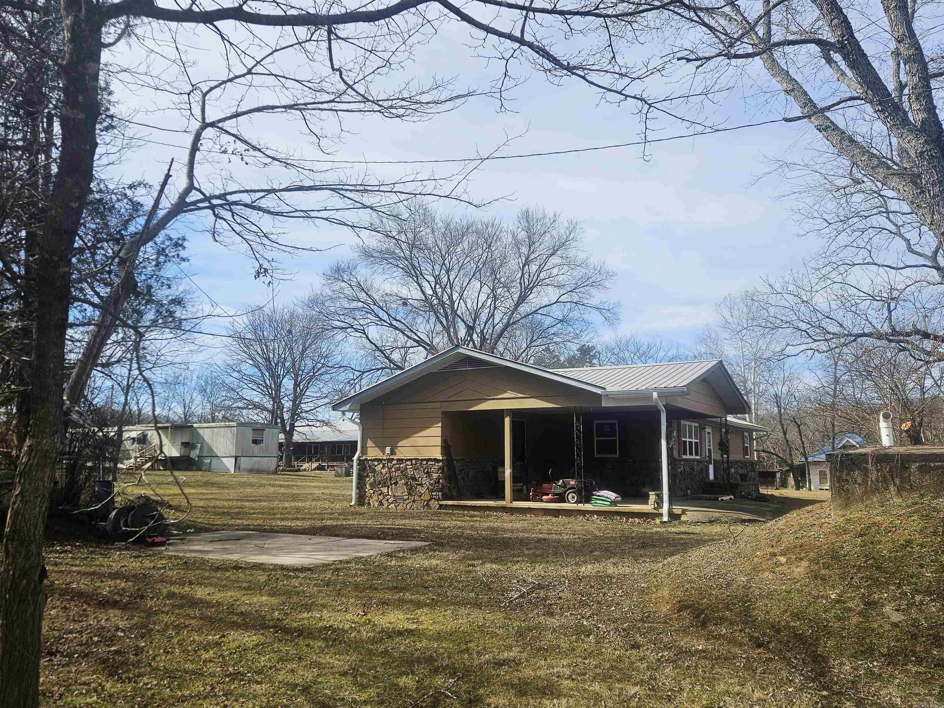 335 W Tennyson Street Property Photo 11
