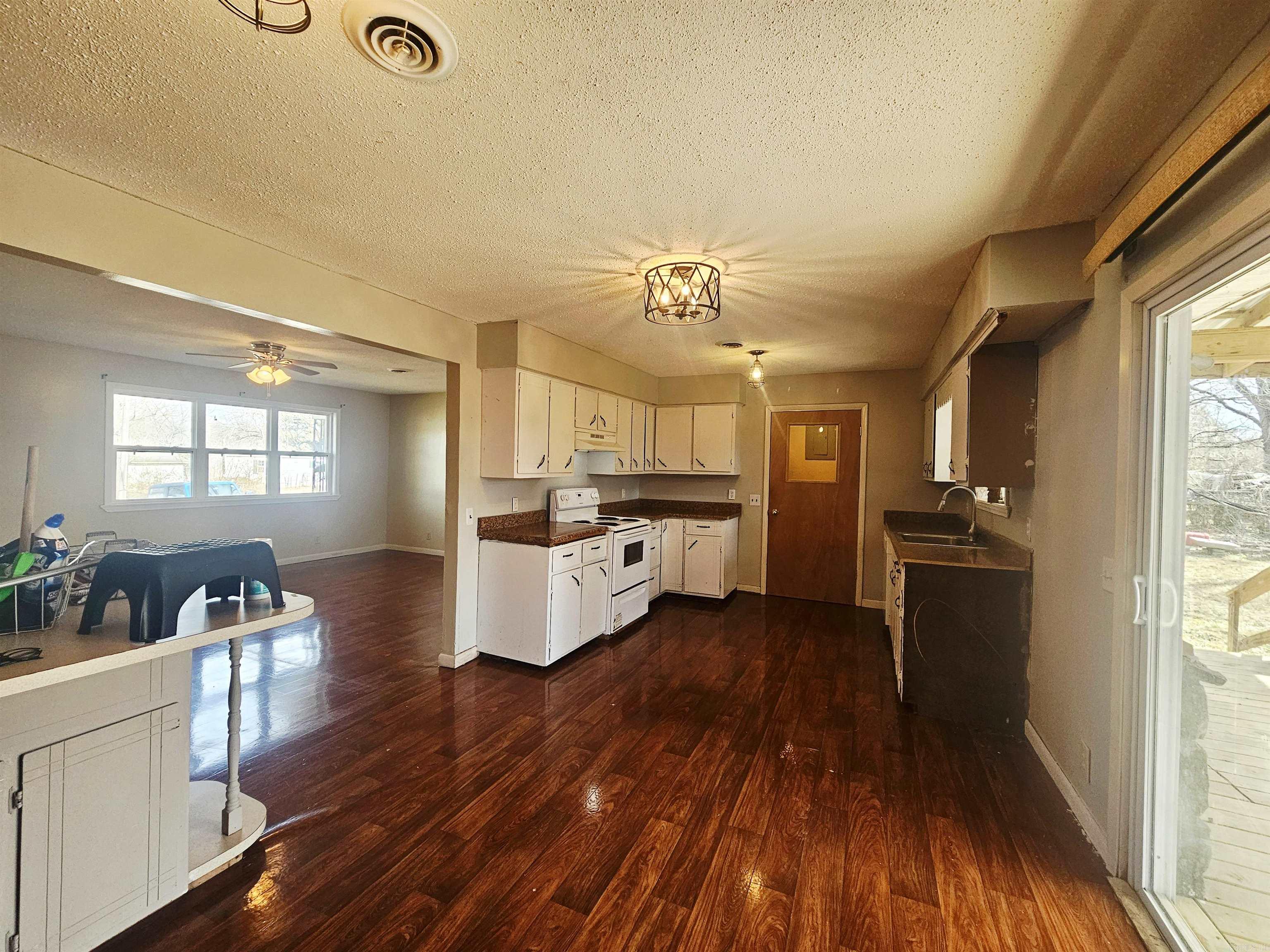 335 W Tennyson Street Property Photo 19