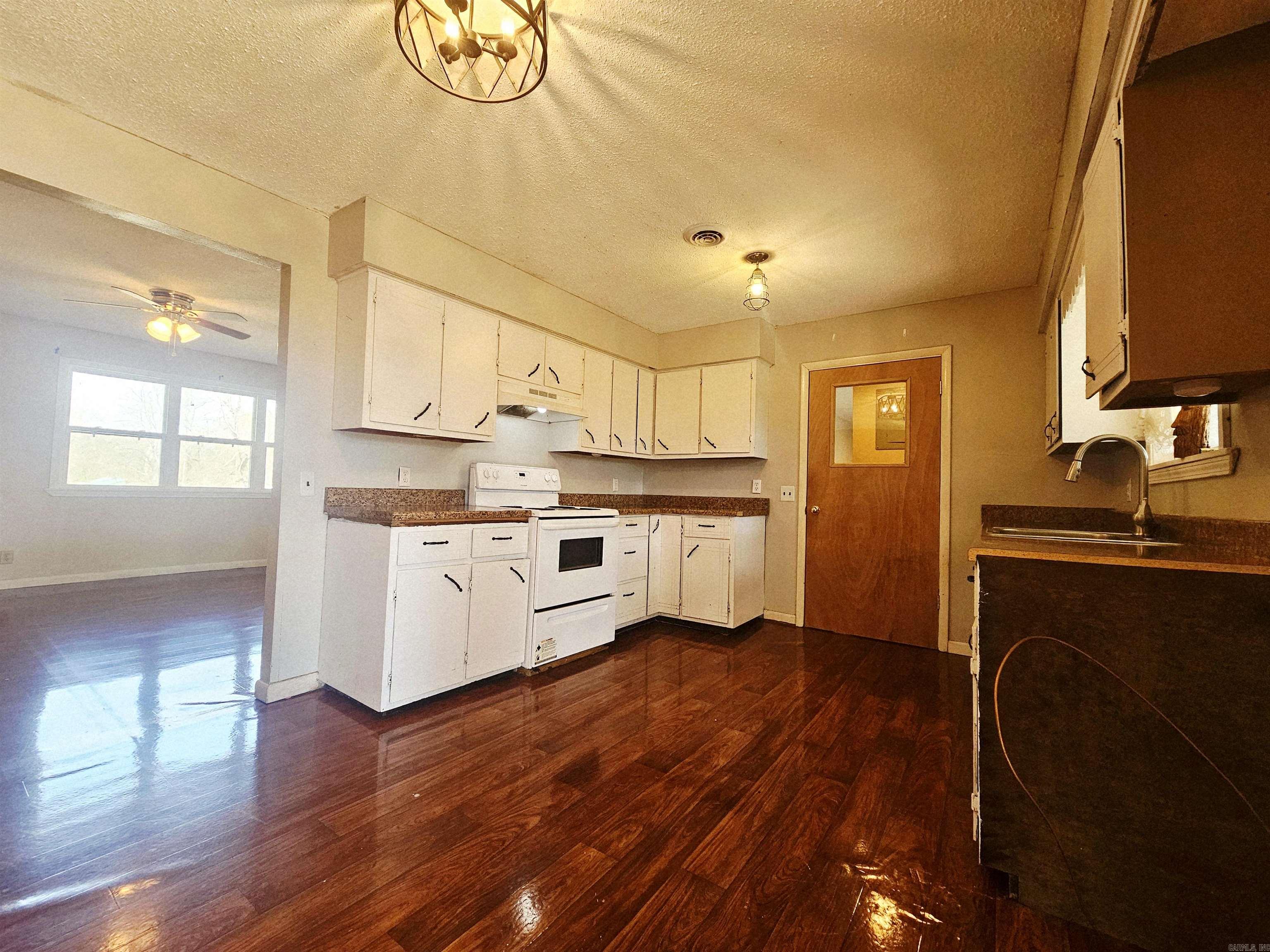 335 W Tennyson Street Property Photo 20