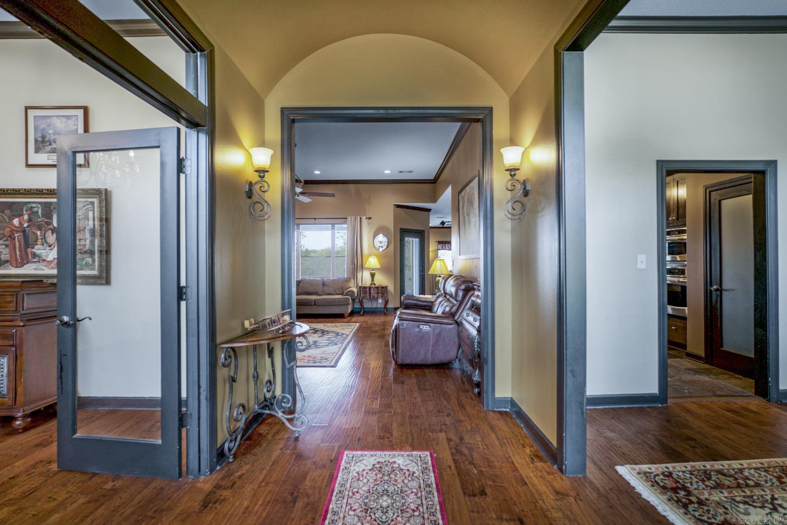 147 Oneida Way Property Photo 4