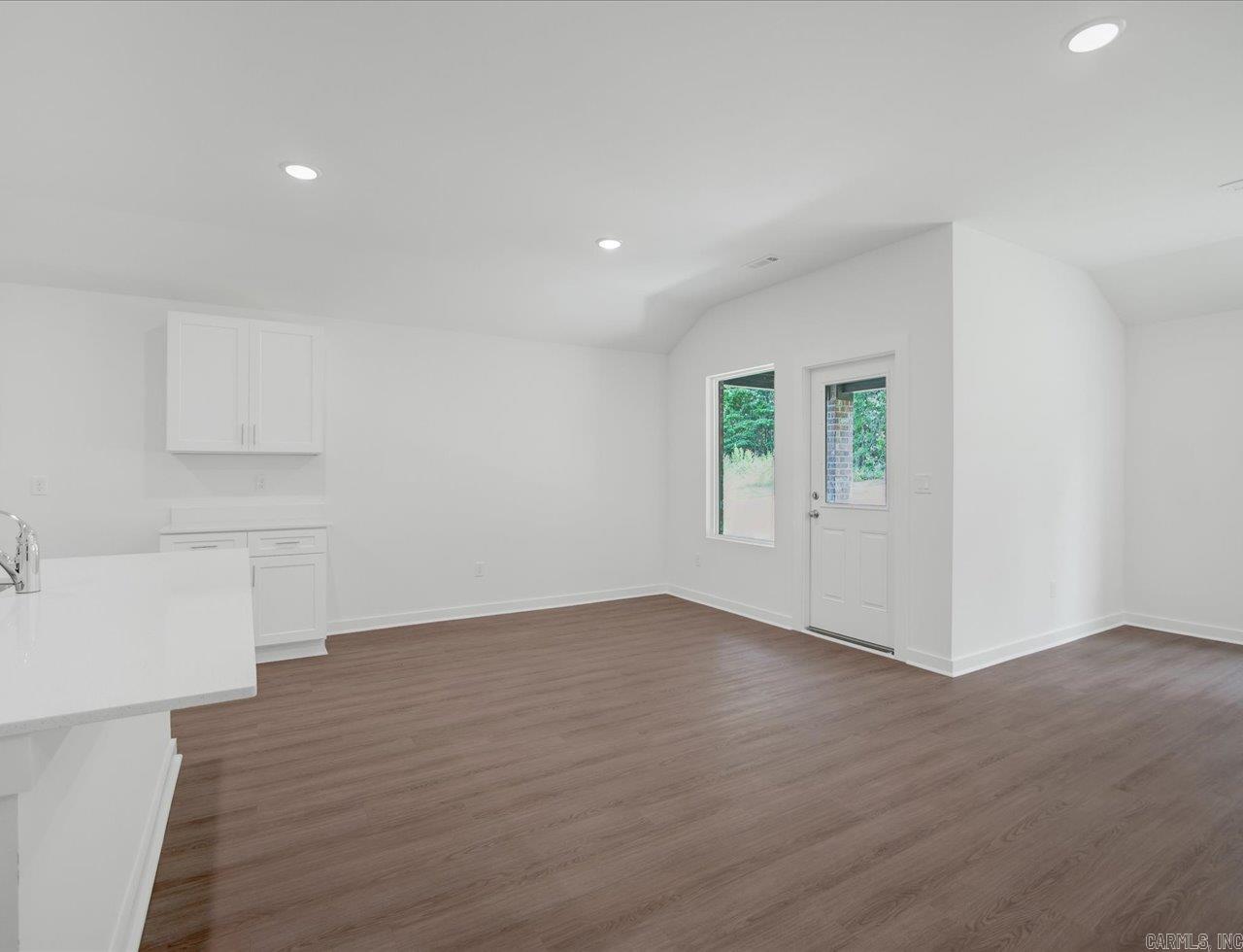 56 Wolfsbridge Loop Property Photo 8