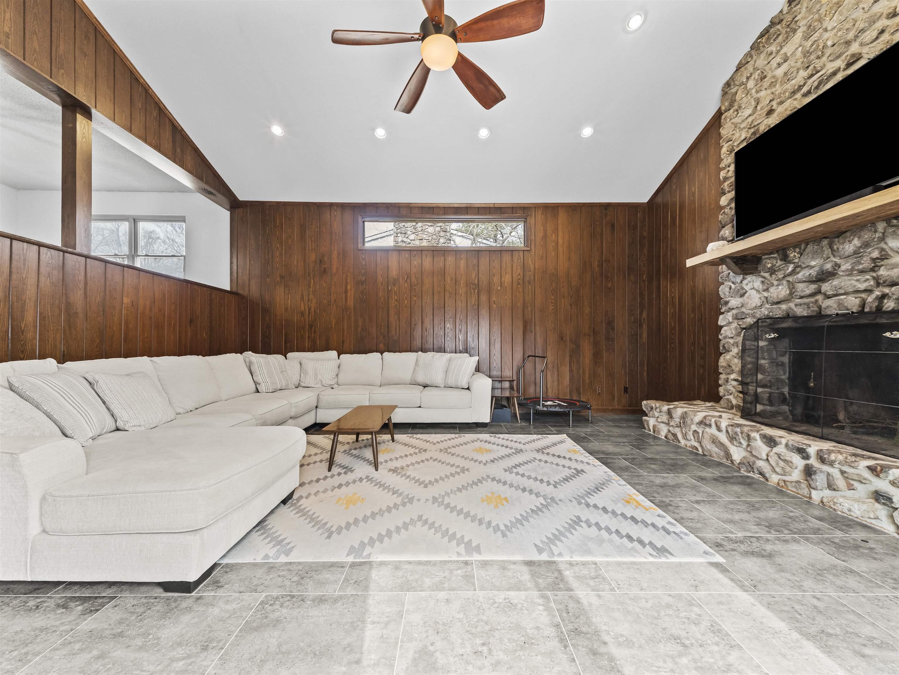 111 Hillsdale Terrace Property Photo 47