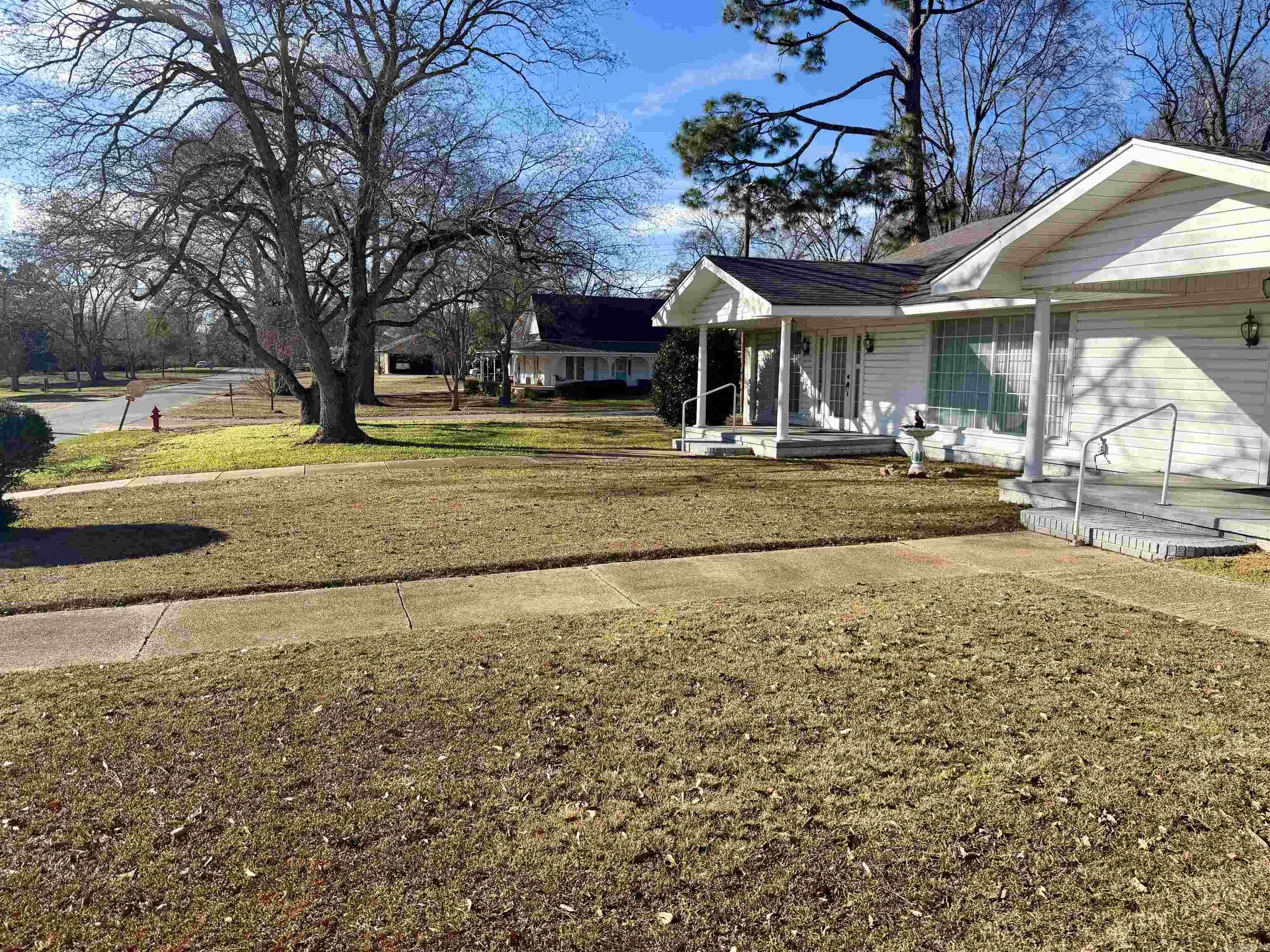 110 W 2nd Street Property Photo 6