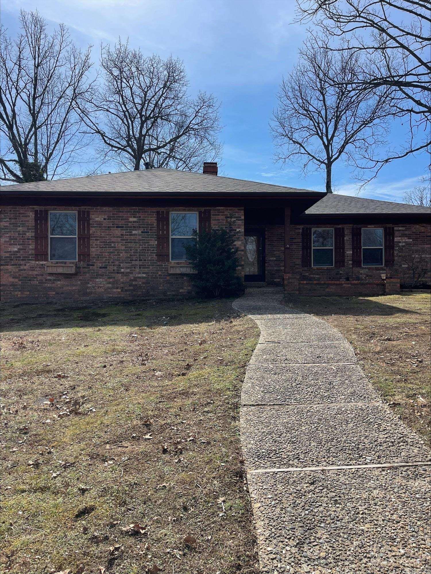 208 Elwood Dr Property Photo 1