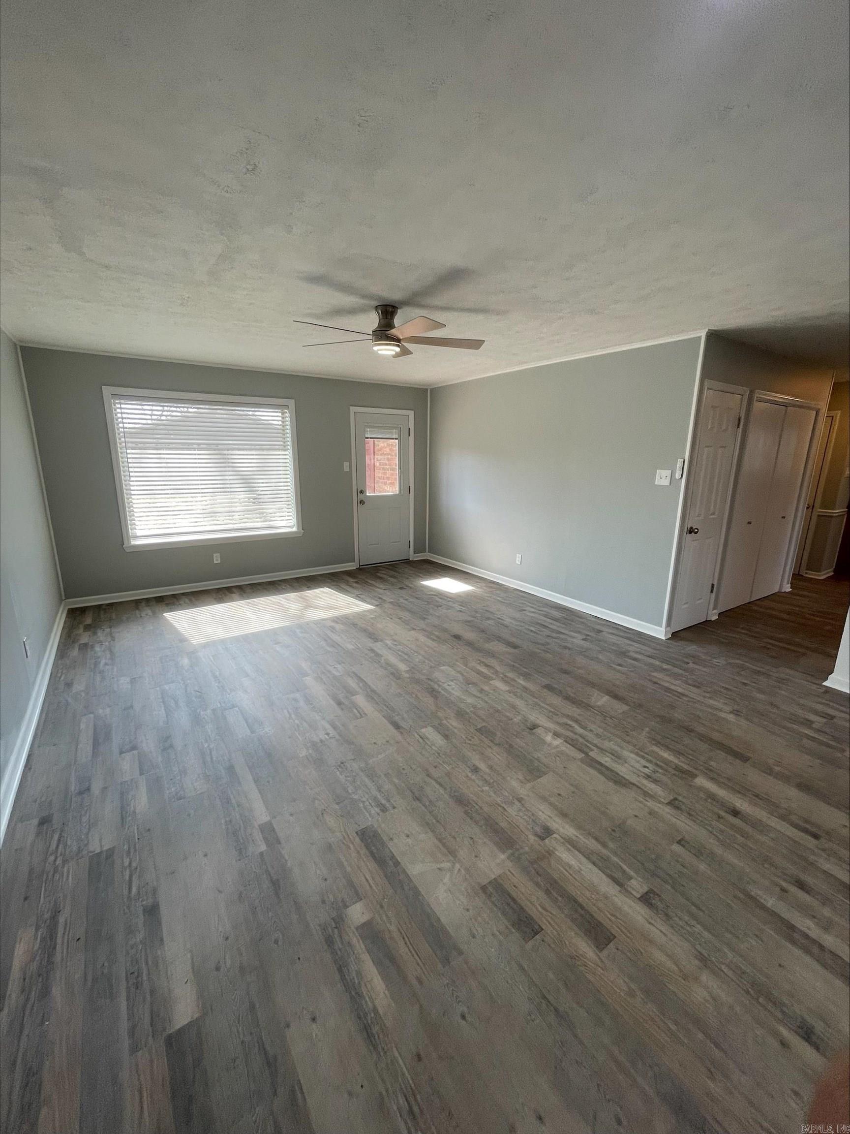 208 Elwood Dr Property Photo 7