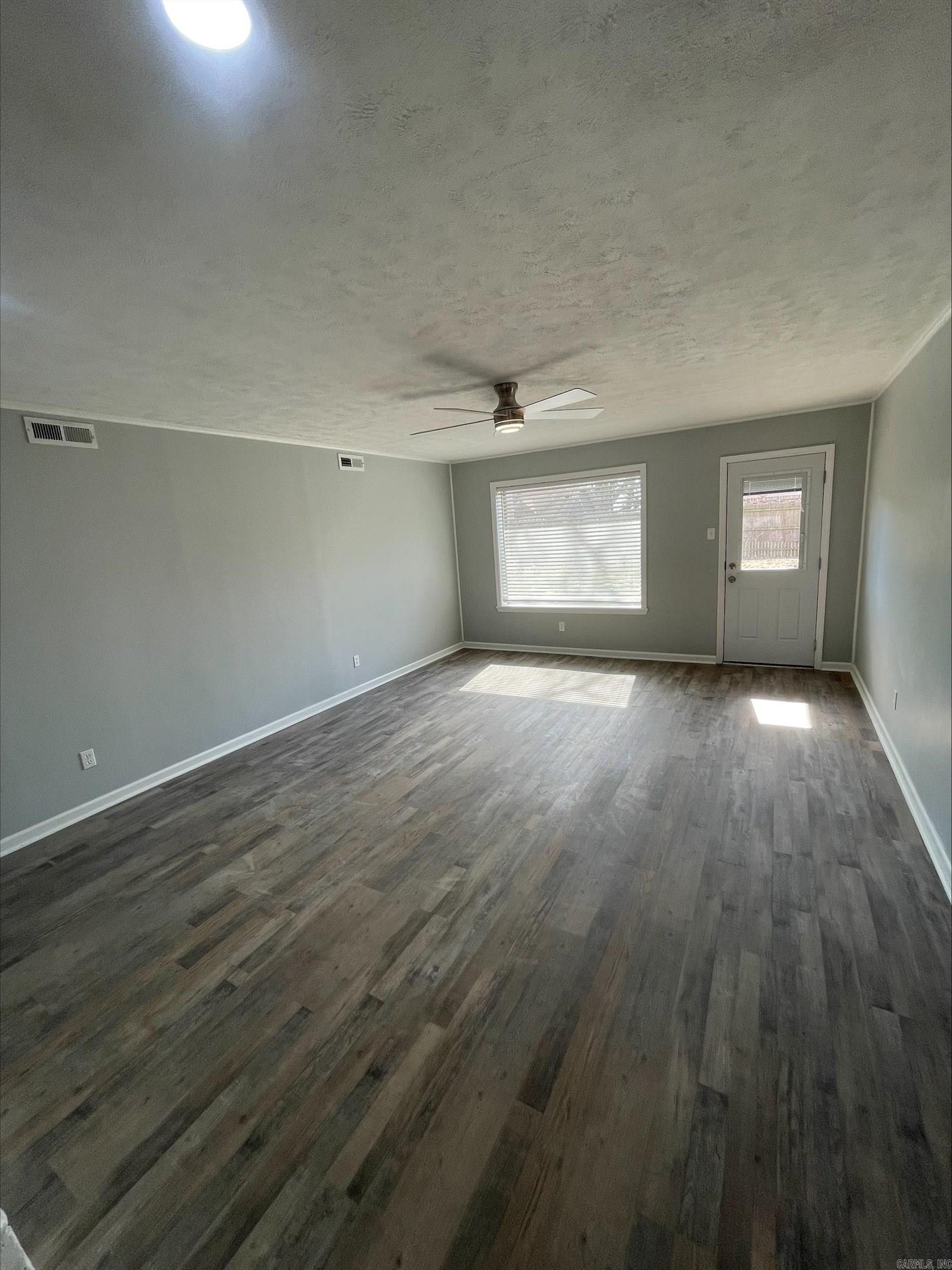 208 Elwood Dr Property Photo 22