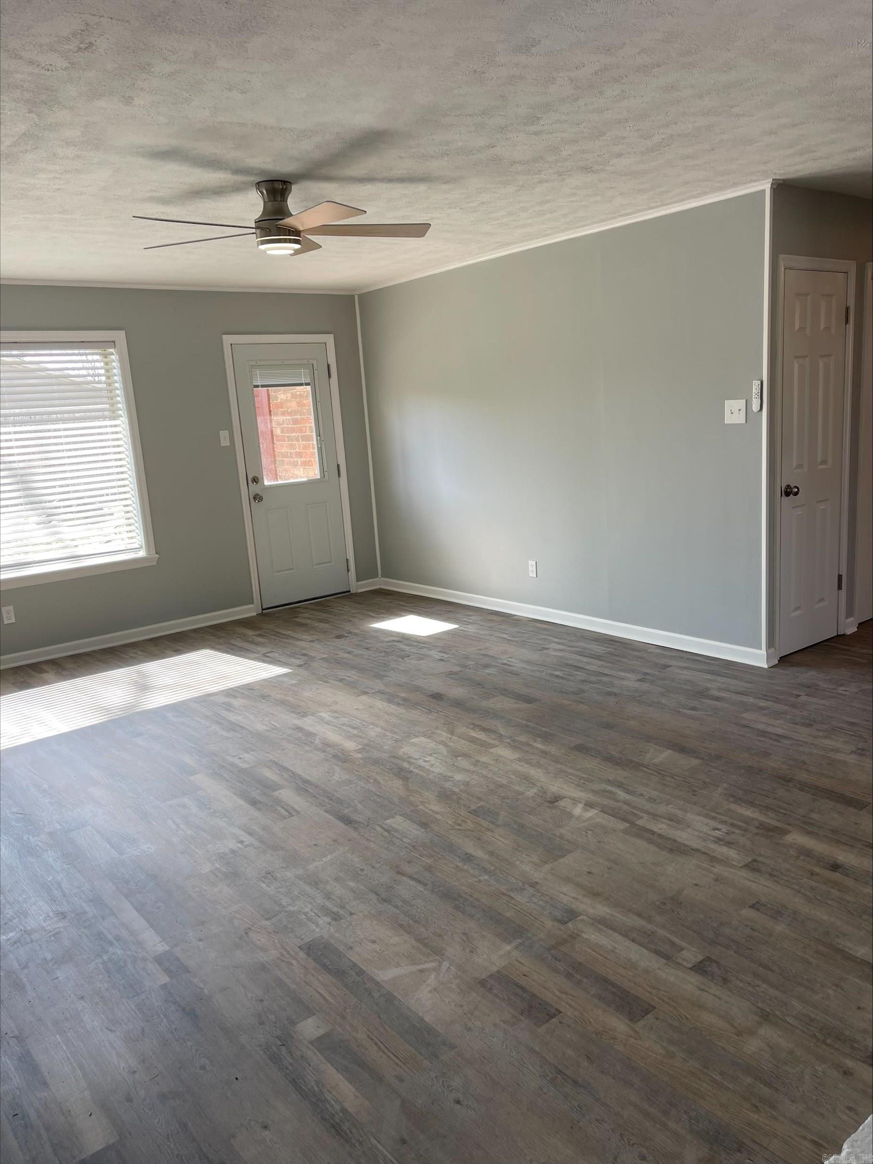208 Elwood Dr Property Photo 23