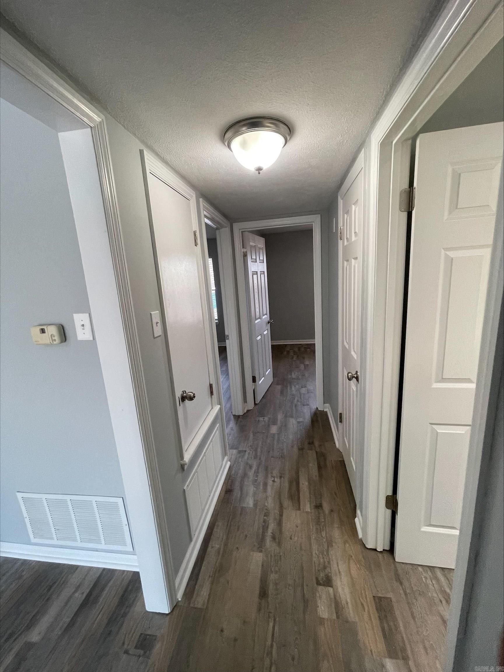 208 Elwood Dr Property Photo 24