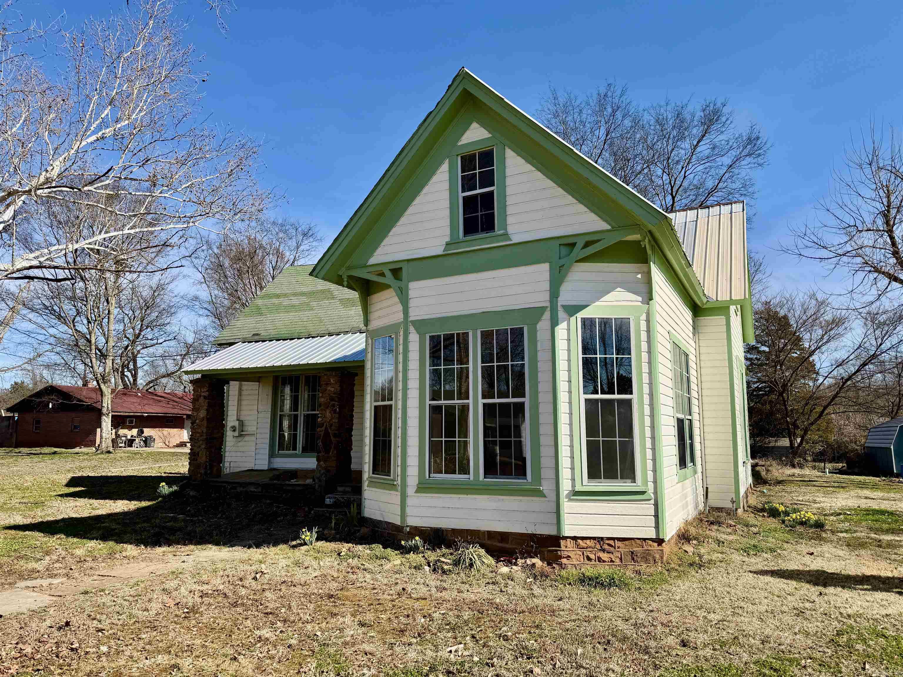 109 Brown St Property Photo 2
