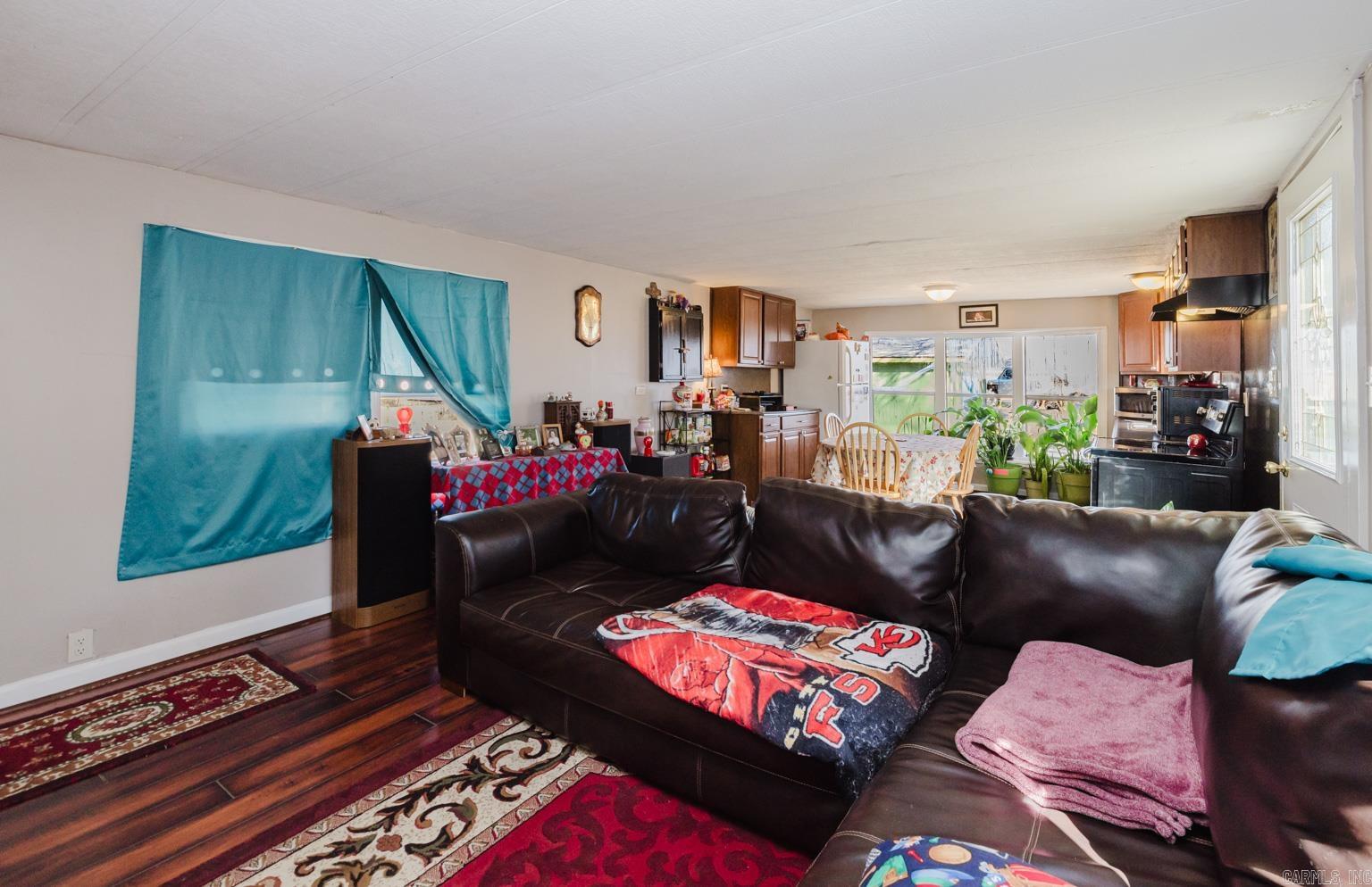 2913 Glennbrook Property Photo 5