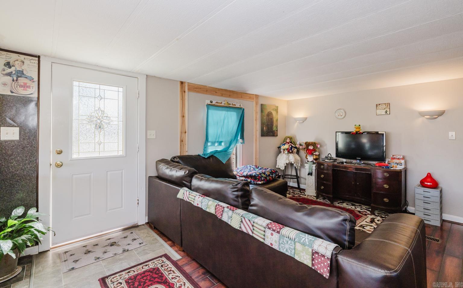 2913 Glennbrook Property Photo 6