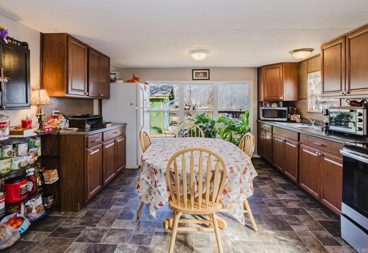 2913 Glennbrook Property Photo 9
