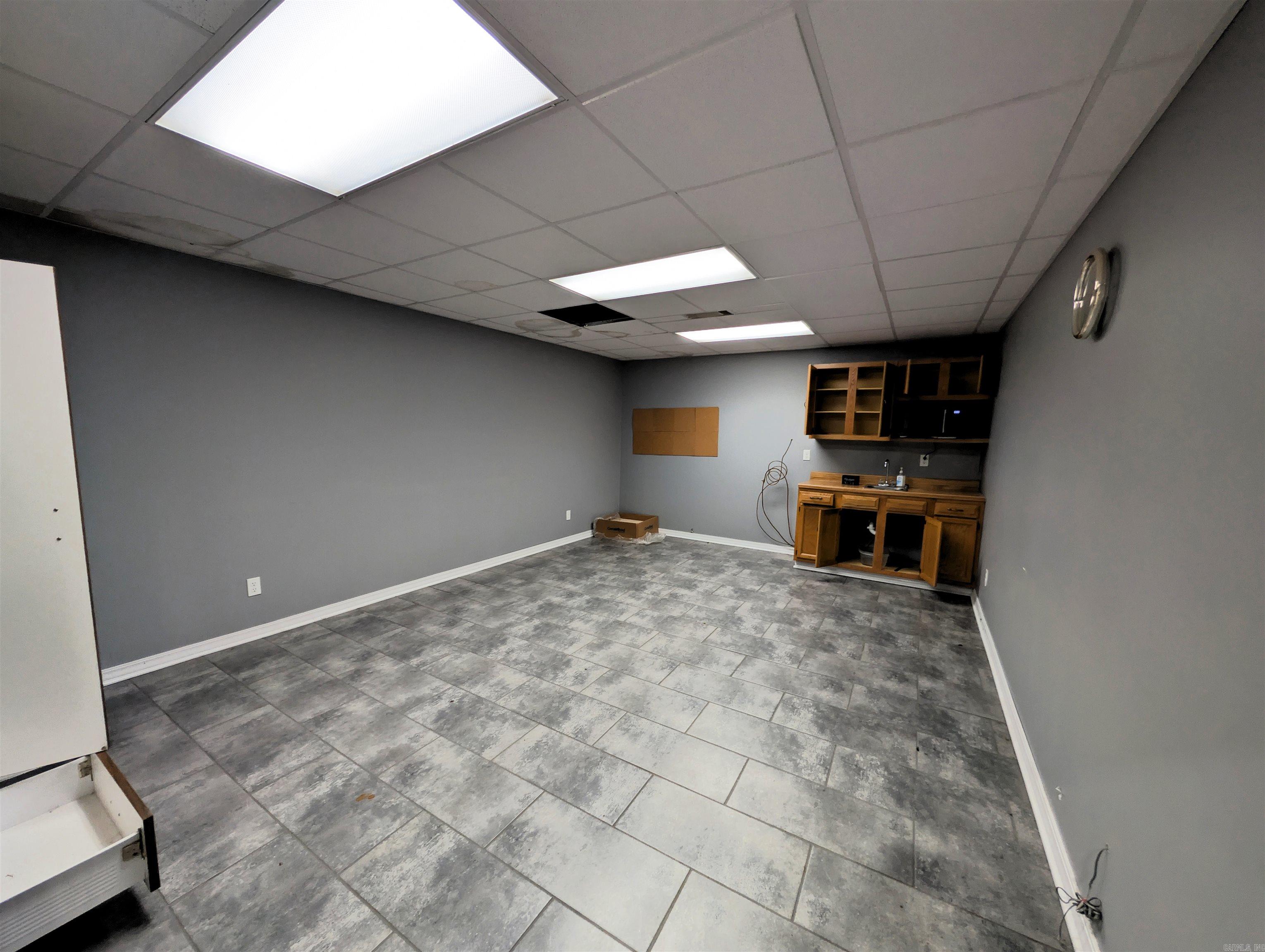 608 E Booth Property Photo 8