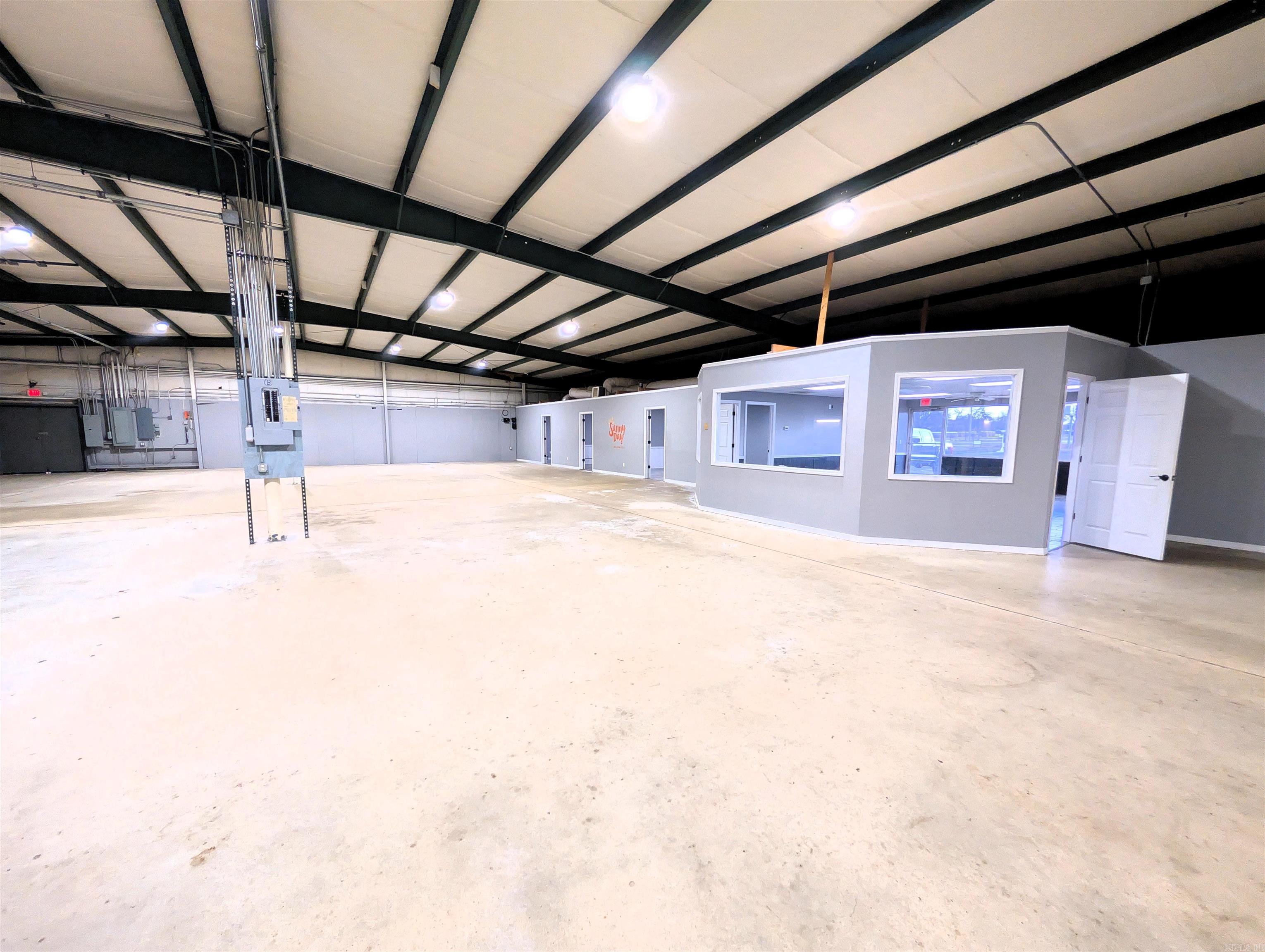 608 E Booth Property Photo 14