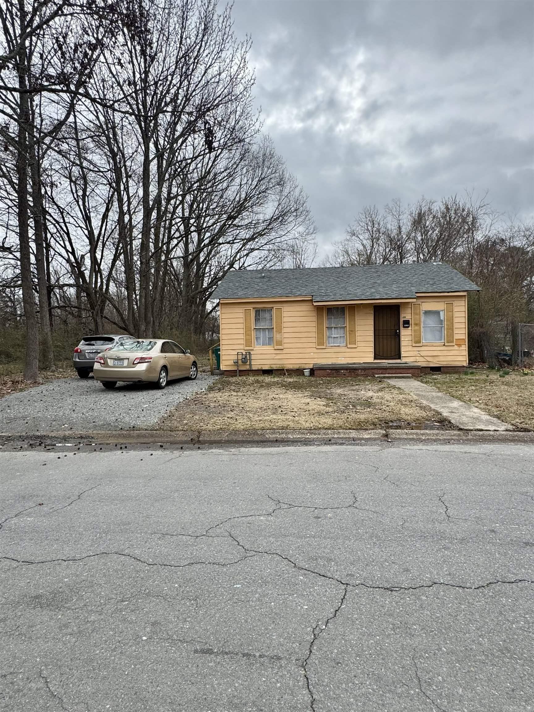 1815 E Circle Drive Property Photo 1