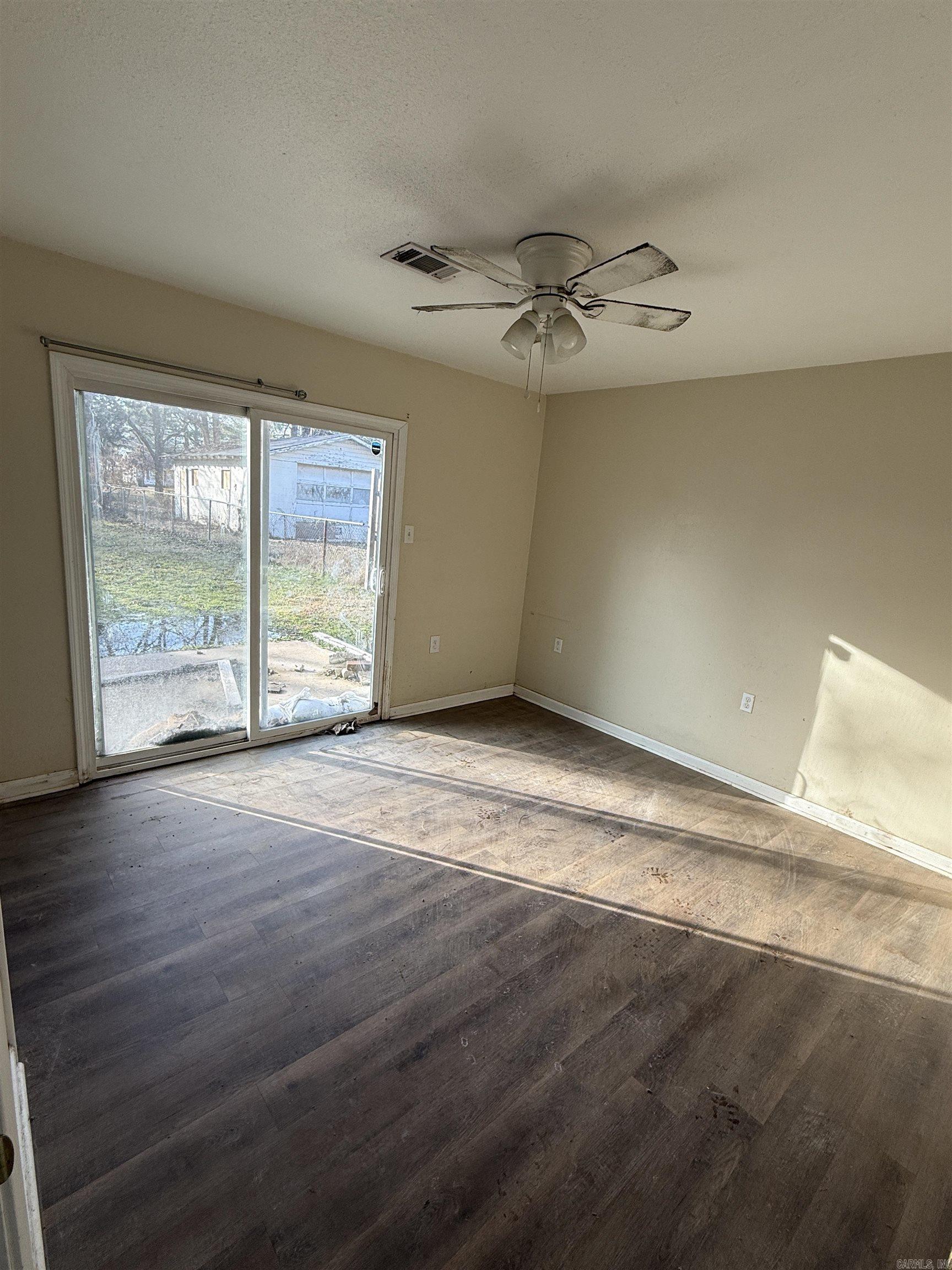 106 S 15th Avenue Property Photo 4