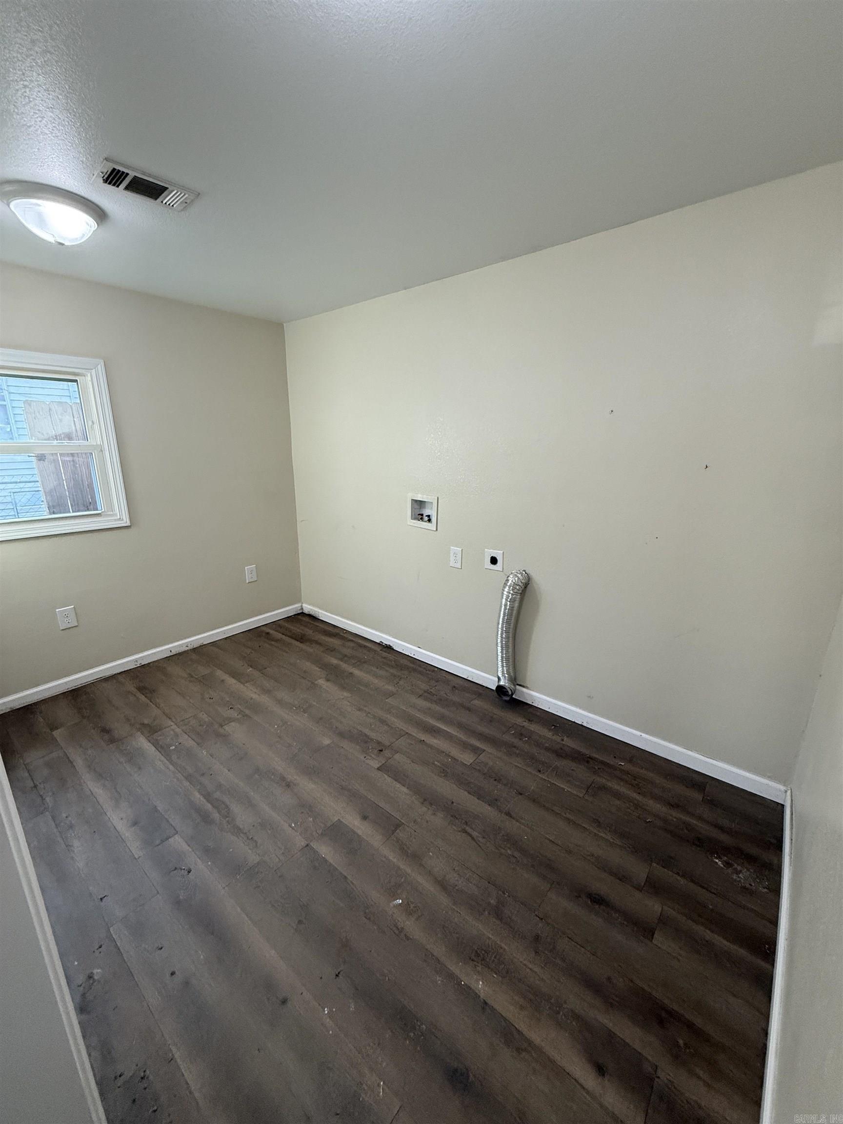 106 S 15th Avenue Property Photo 5