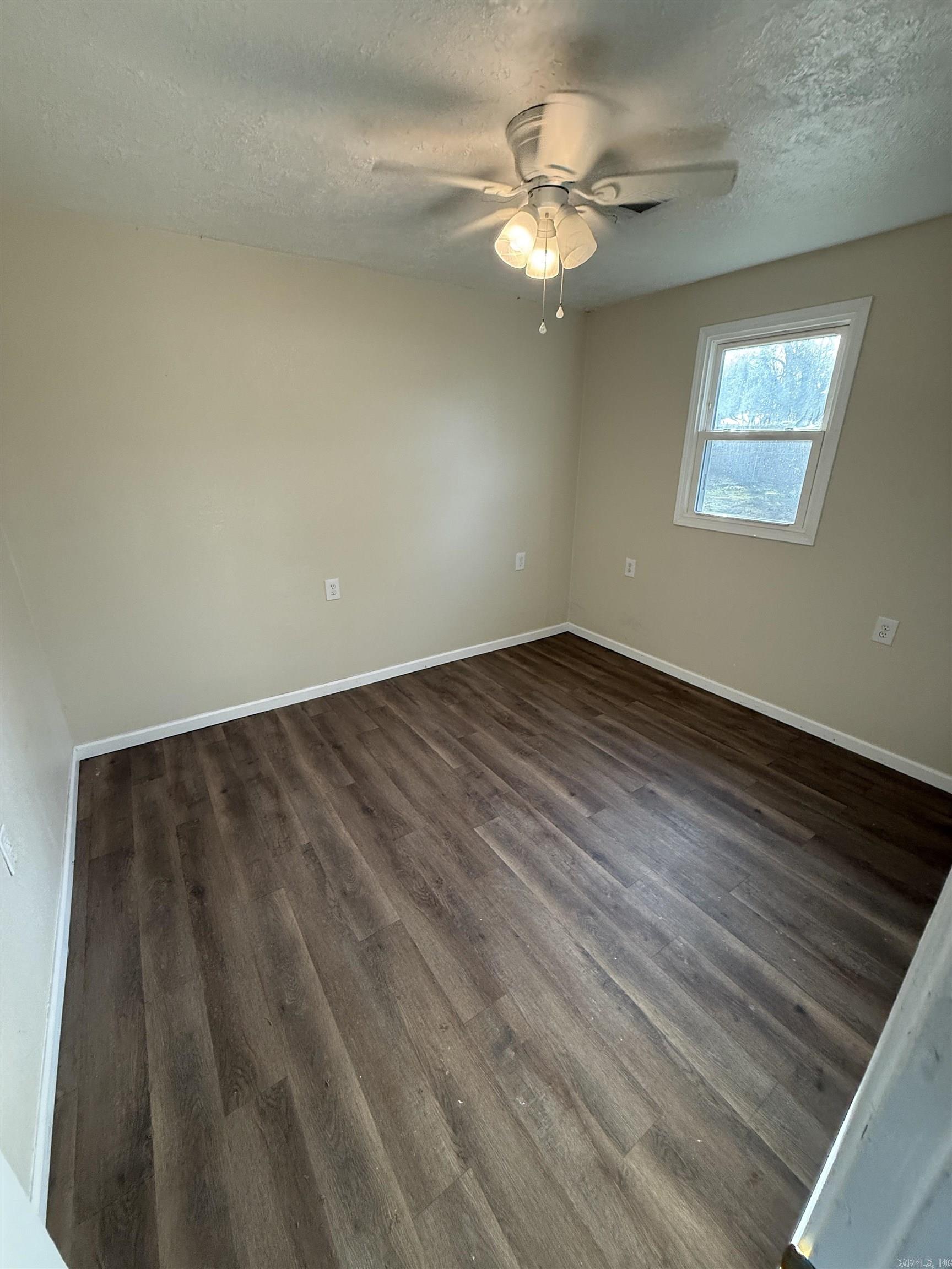 106 S 15th Avenue Property Photo 6